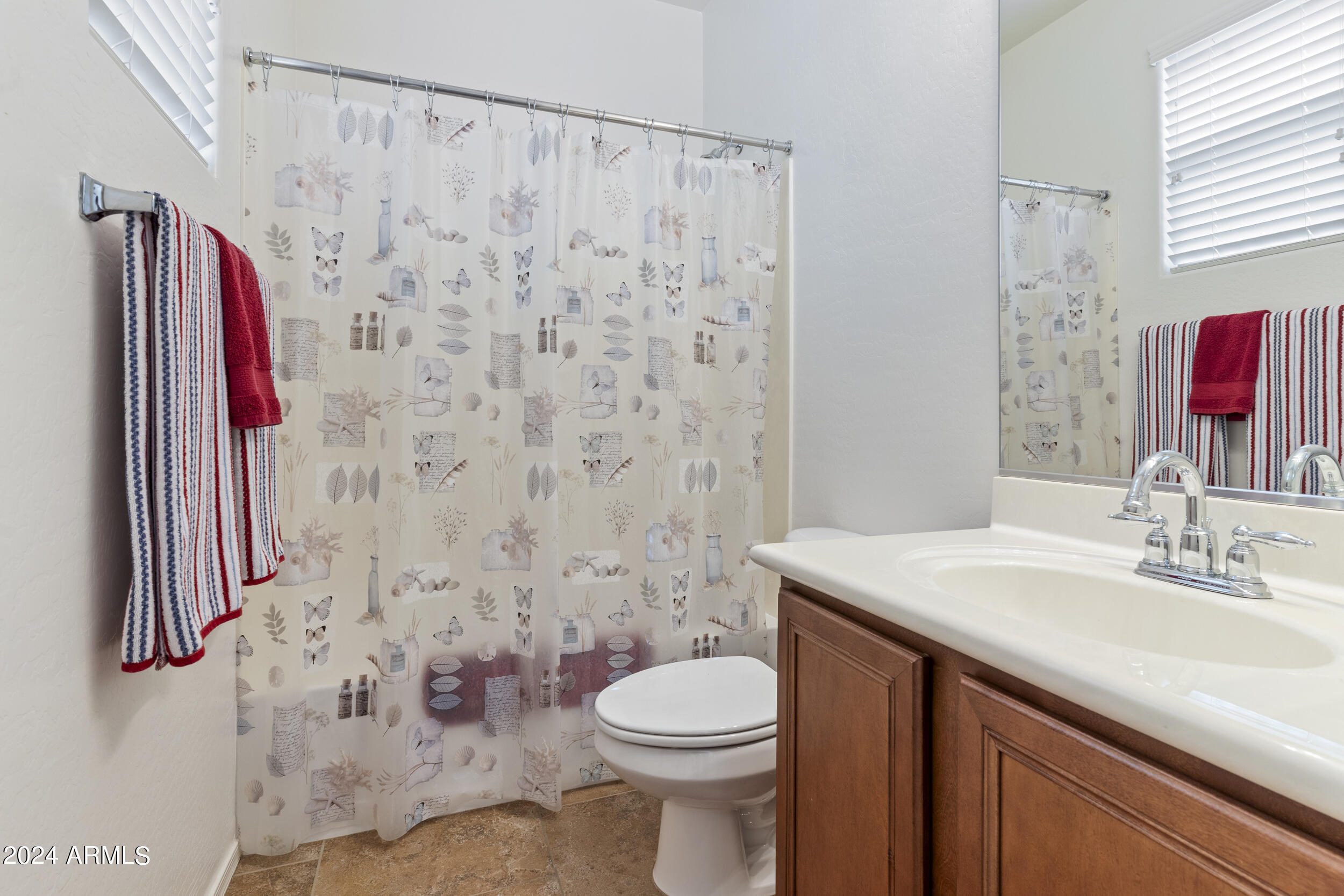 10864 E REGINALD Avenue