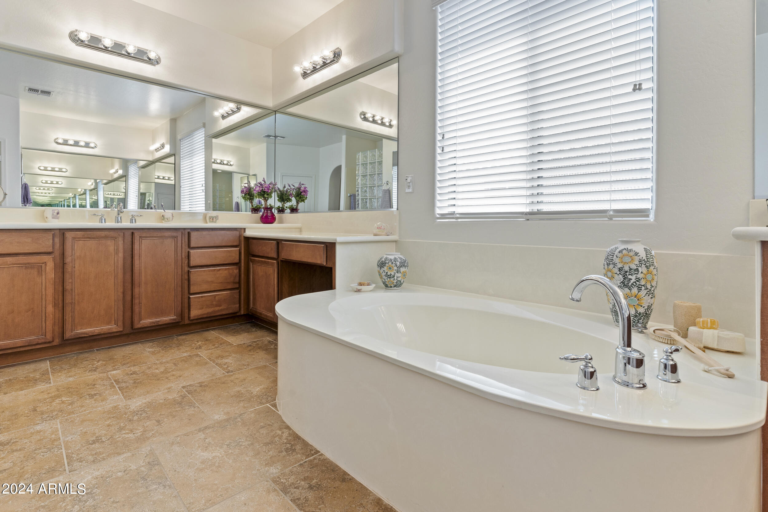 10864 E REGINALD Avenue