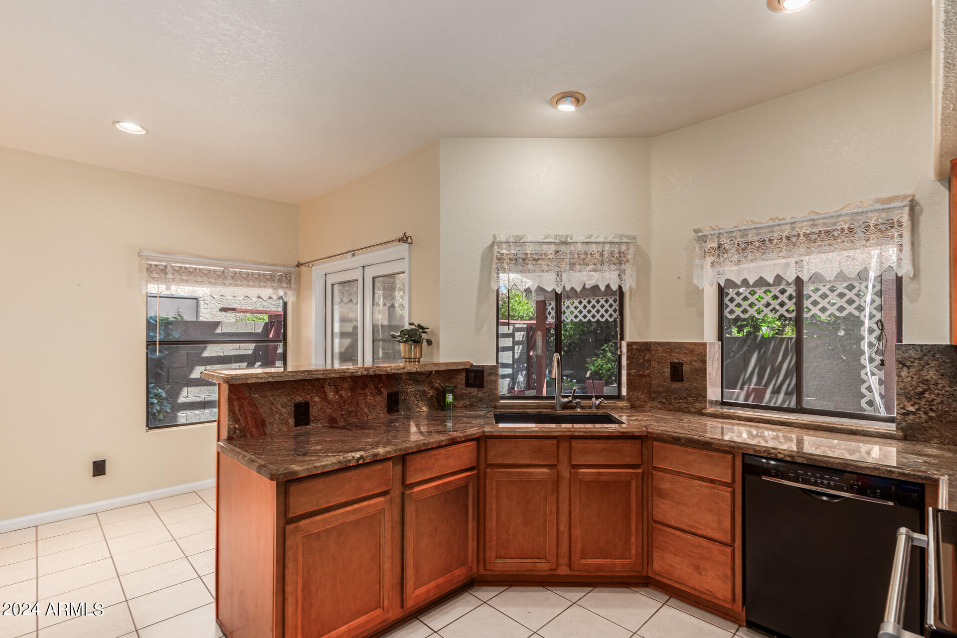 4571 W Shannon Street