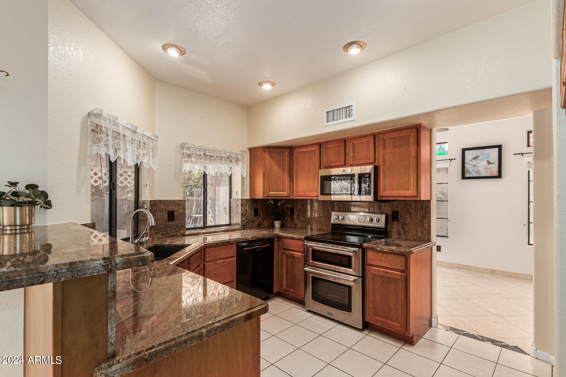 4571 W Shannon Street