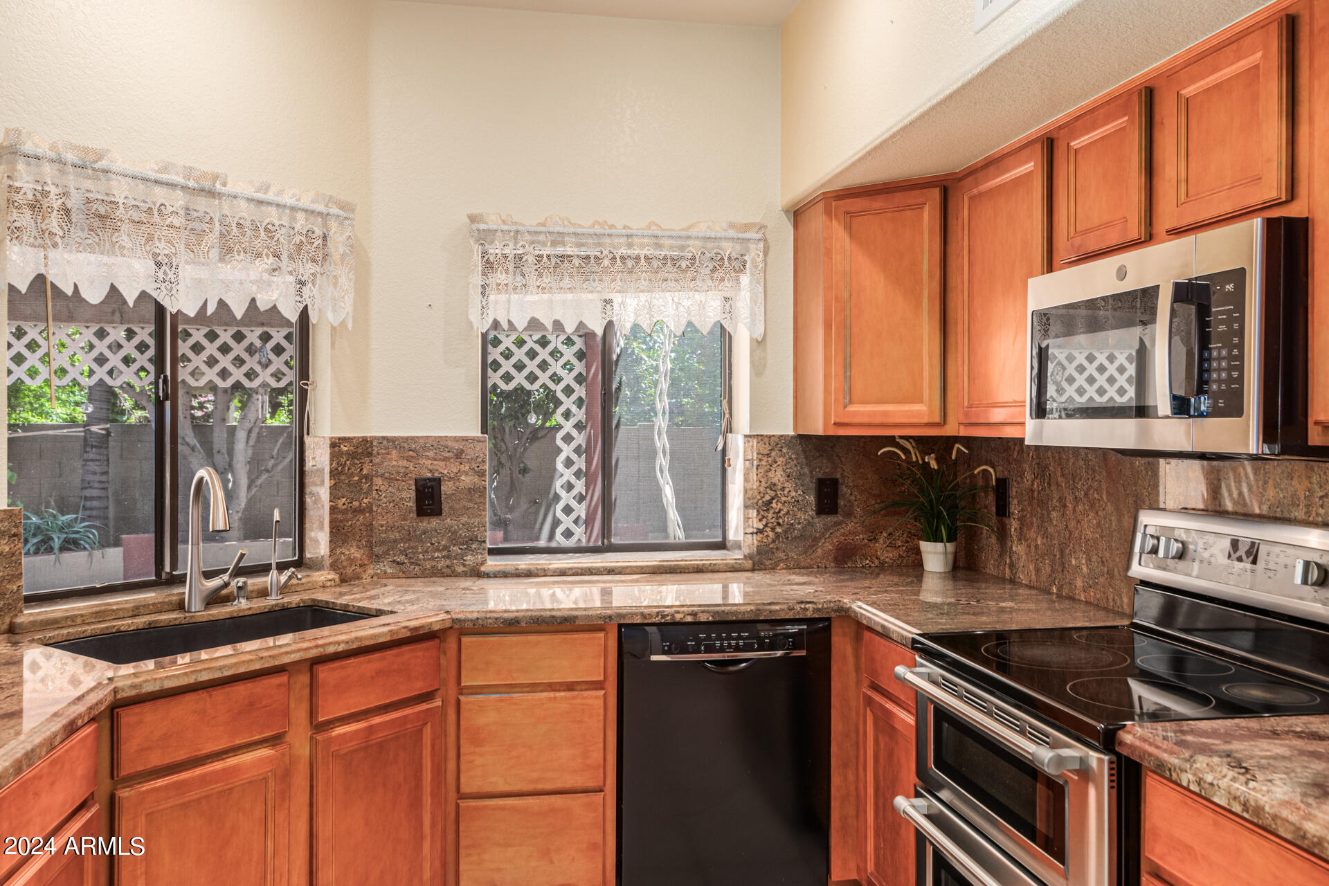 4571 W Shannon Street