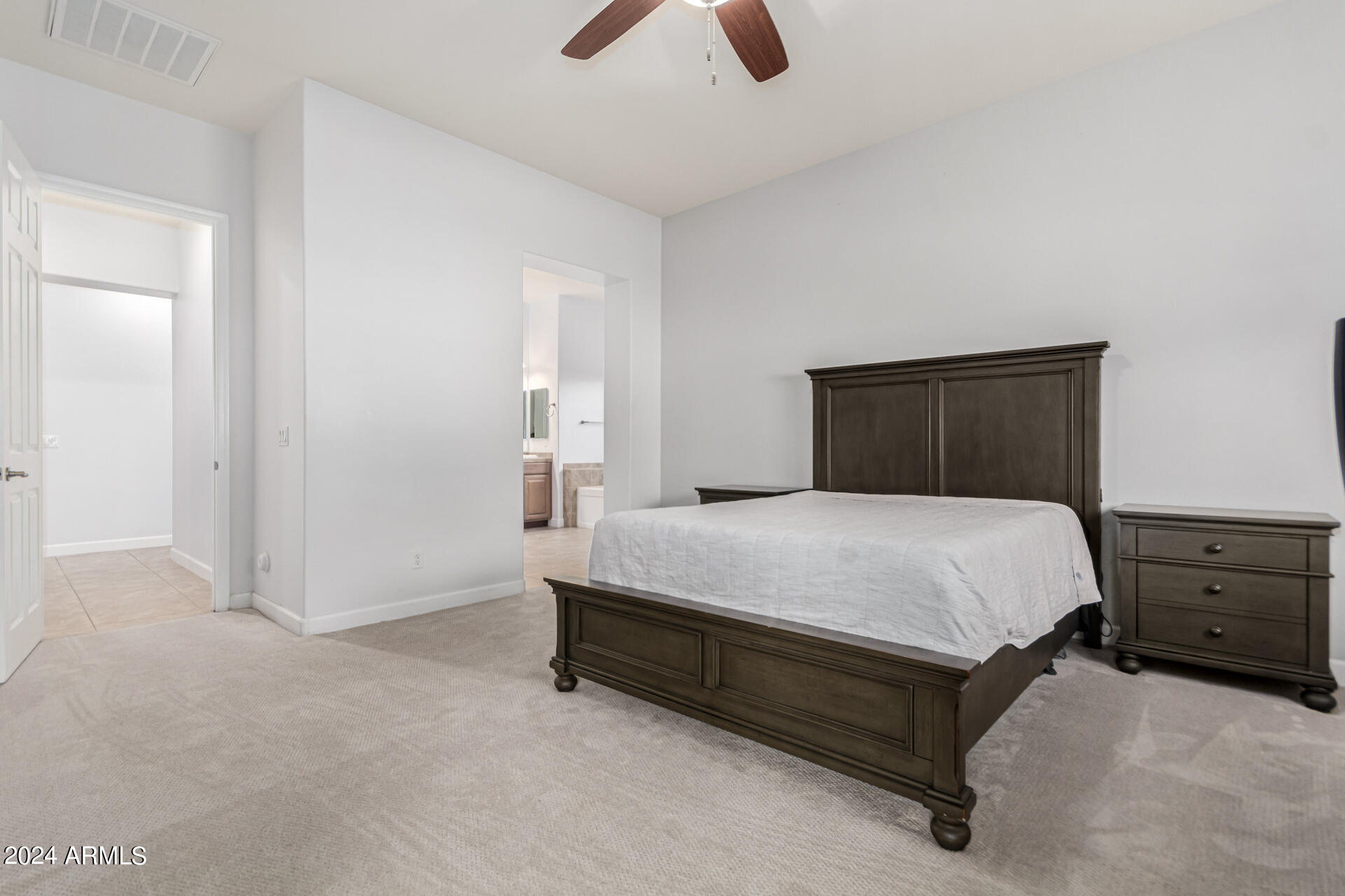 1069 E PERIWINKLE Way