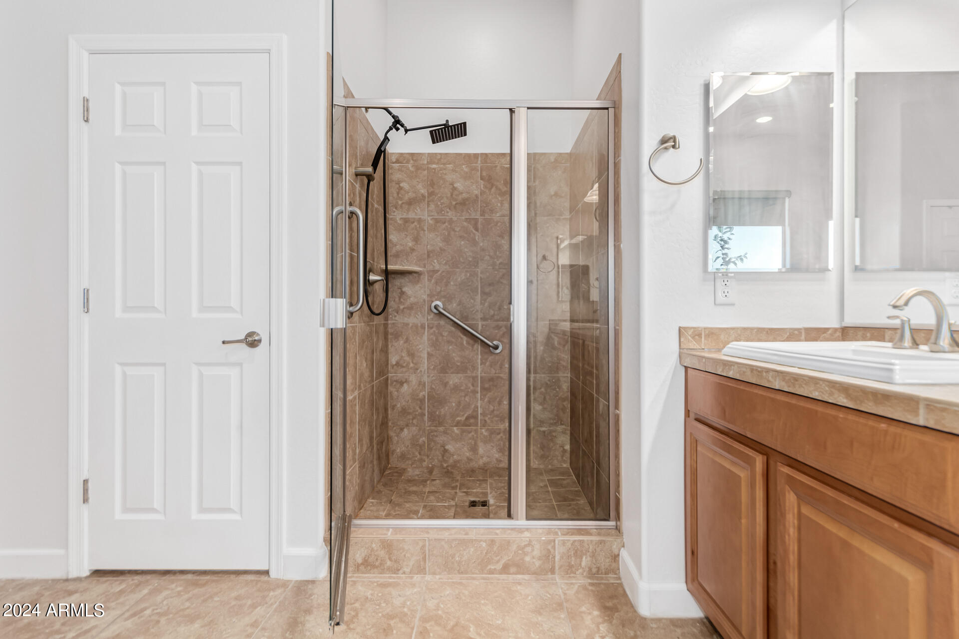 1069 E PERIWINKLE Way