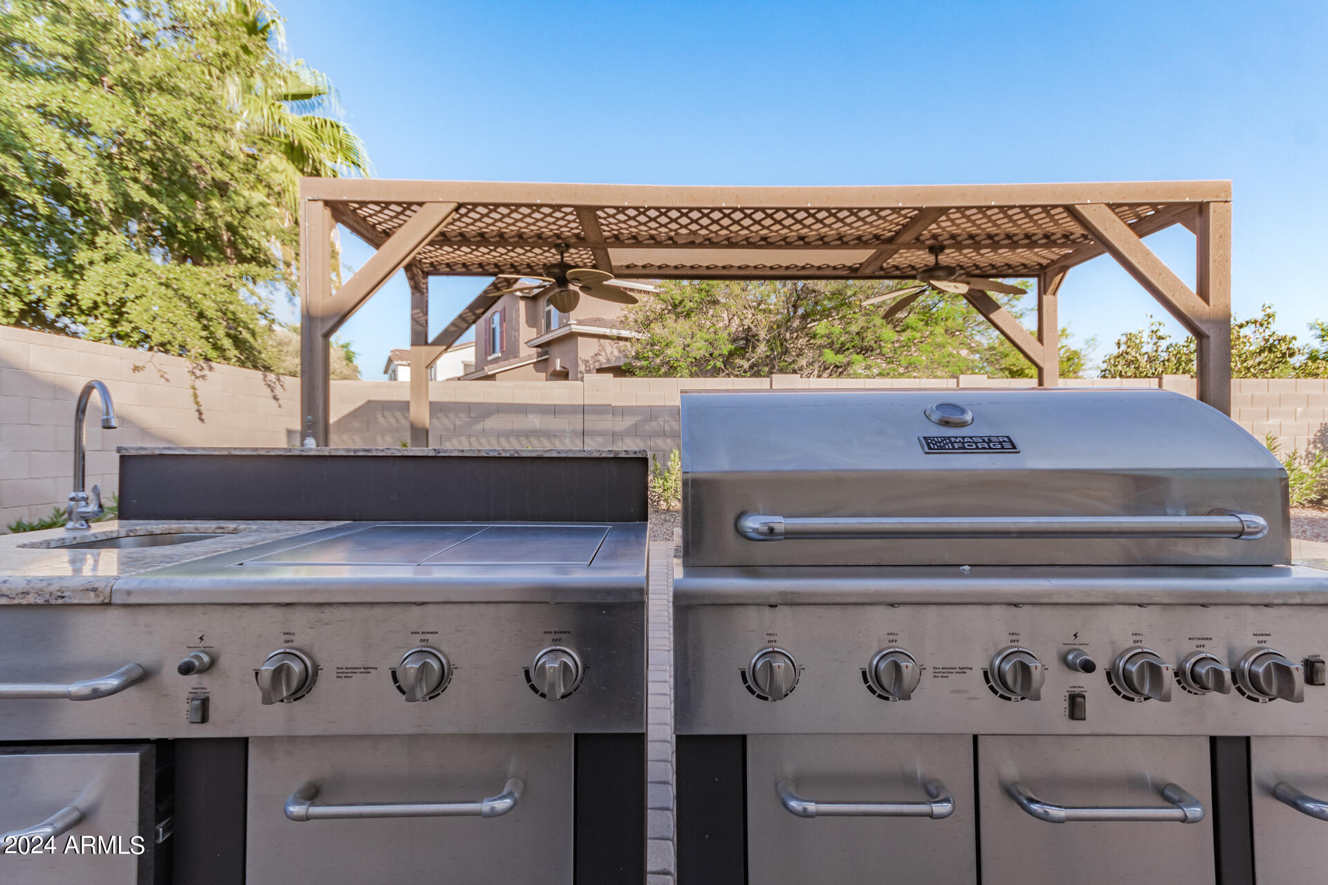 1069 E PERIWINKLE Way