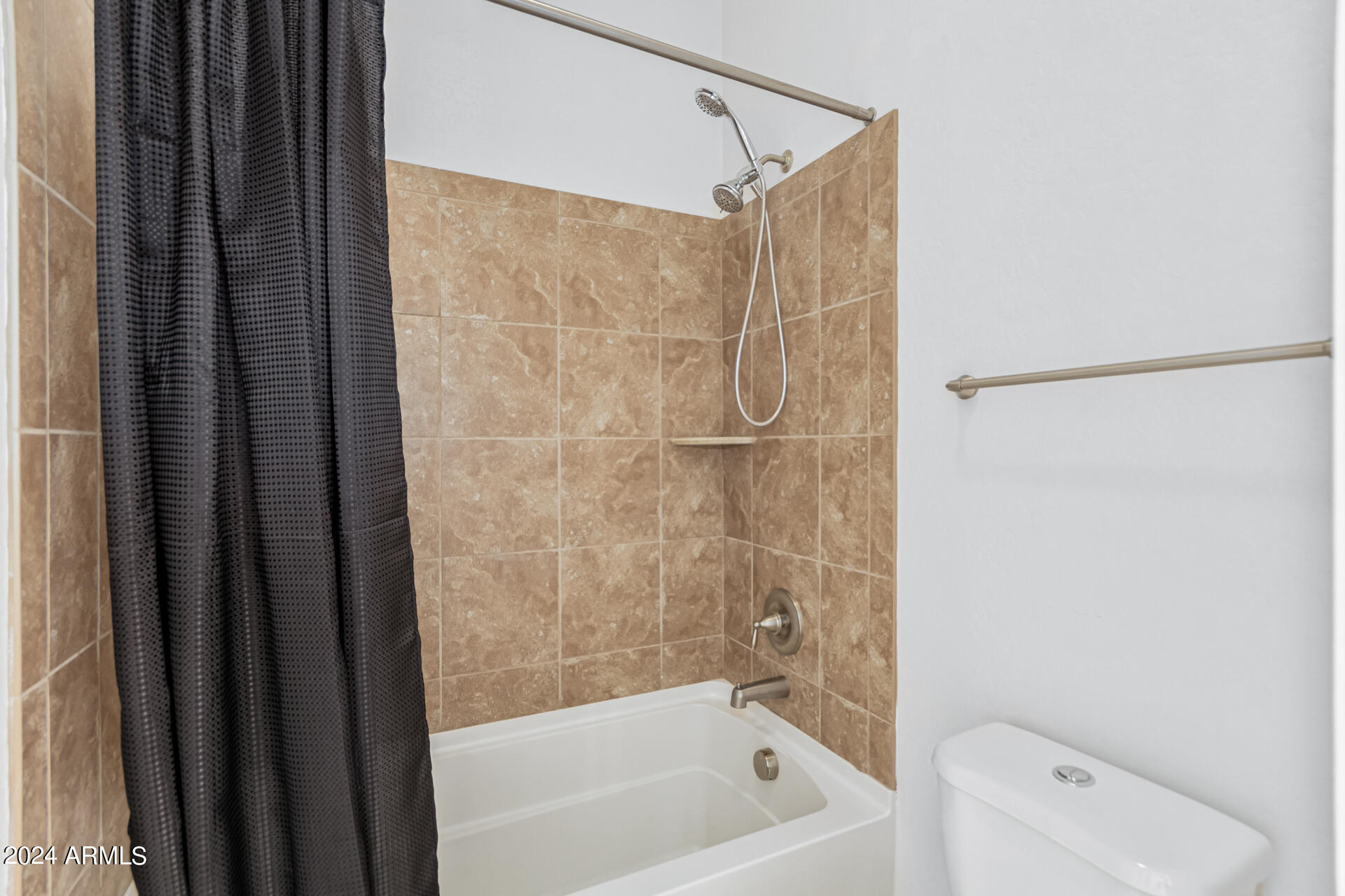 1069 E PERIWINKLE Way