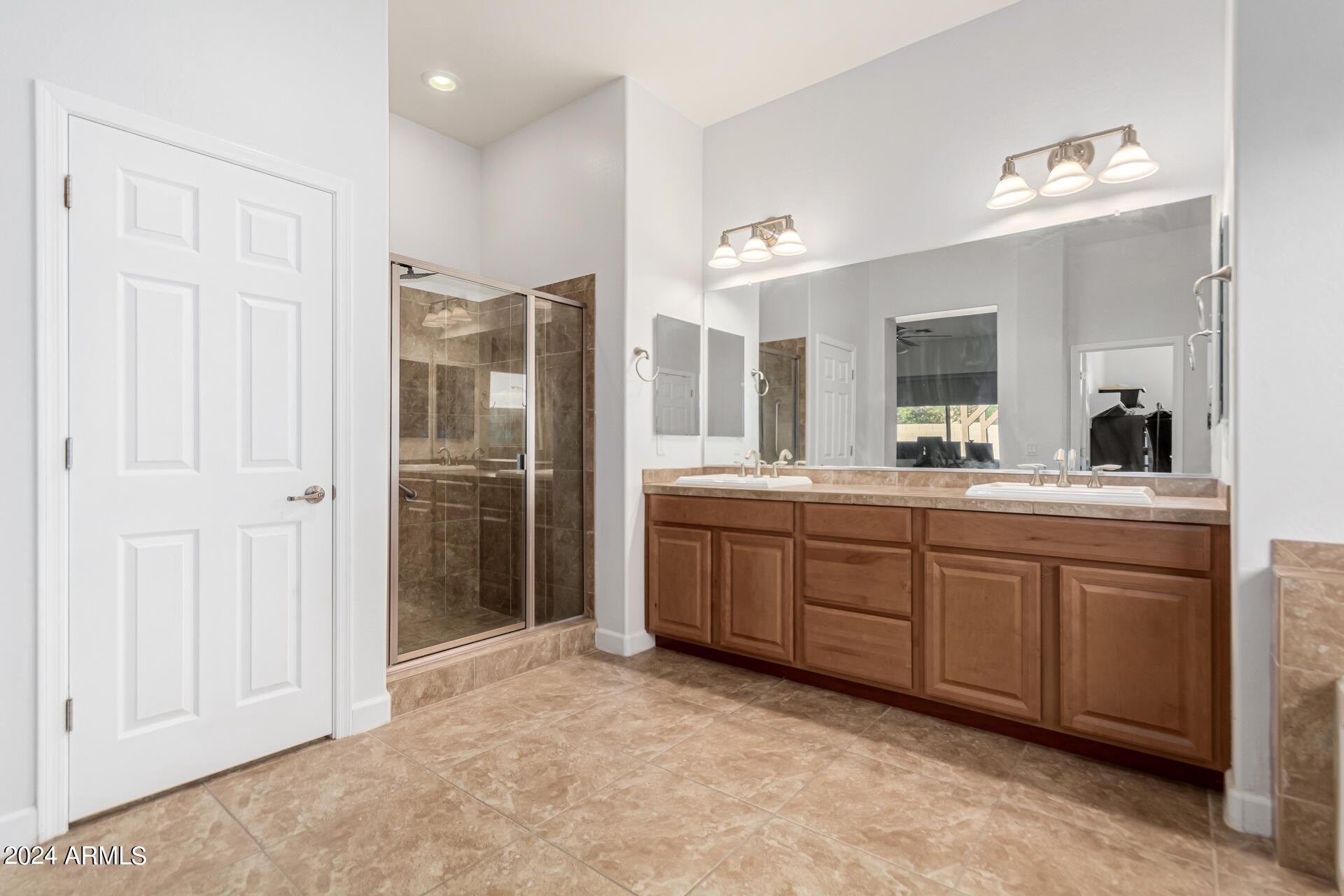 1069 E PERIWINKLE Way