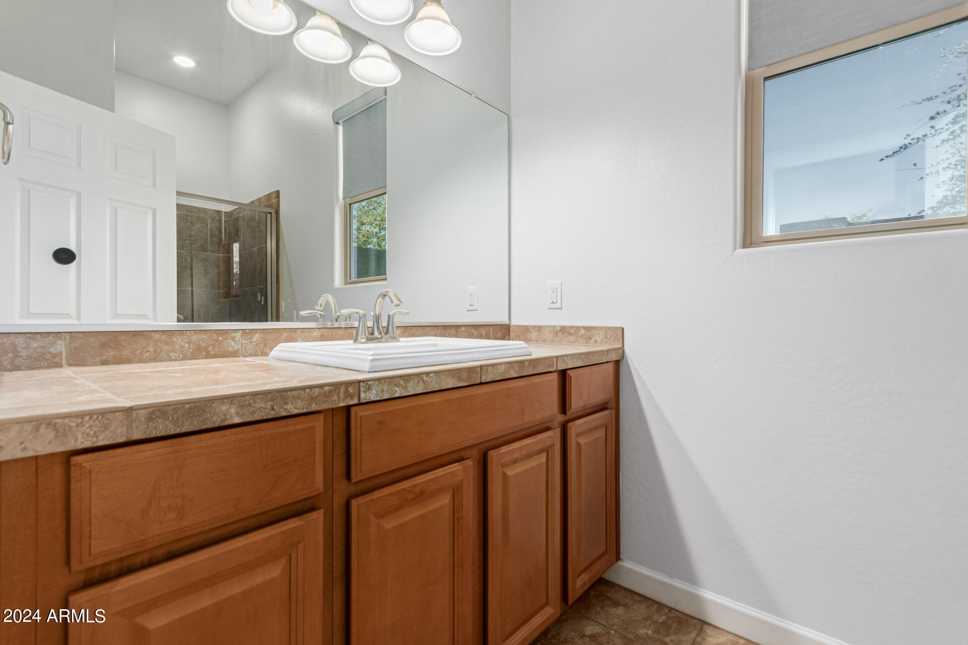 1069 E PERIWINKLE Way