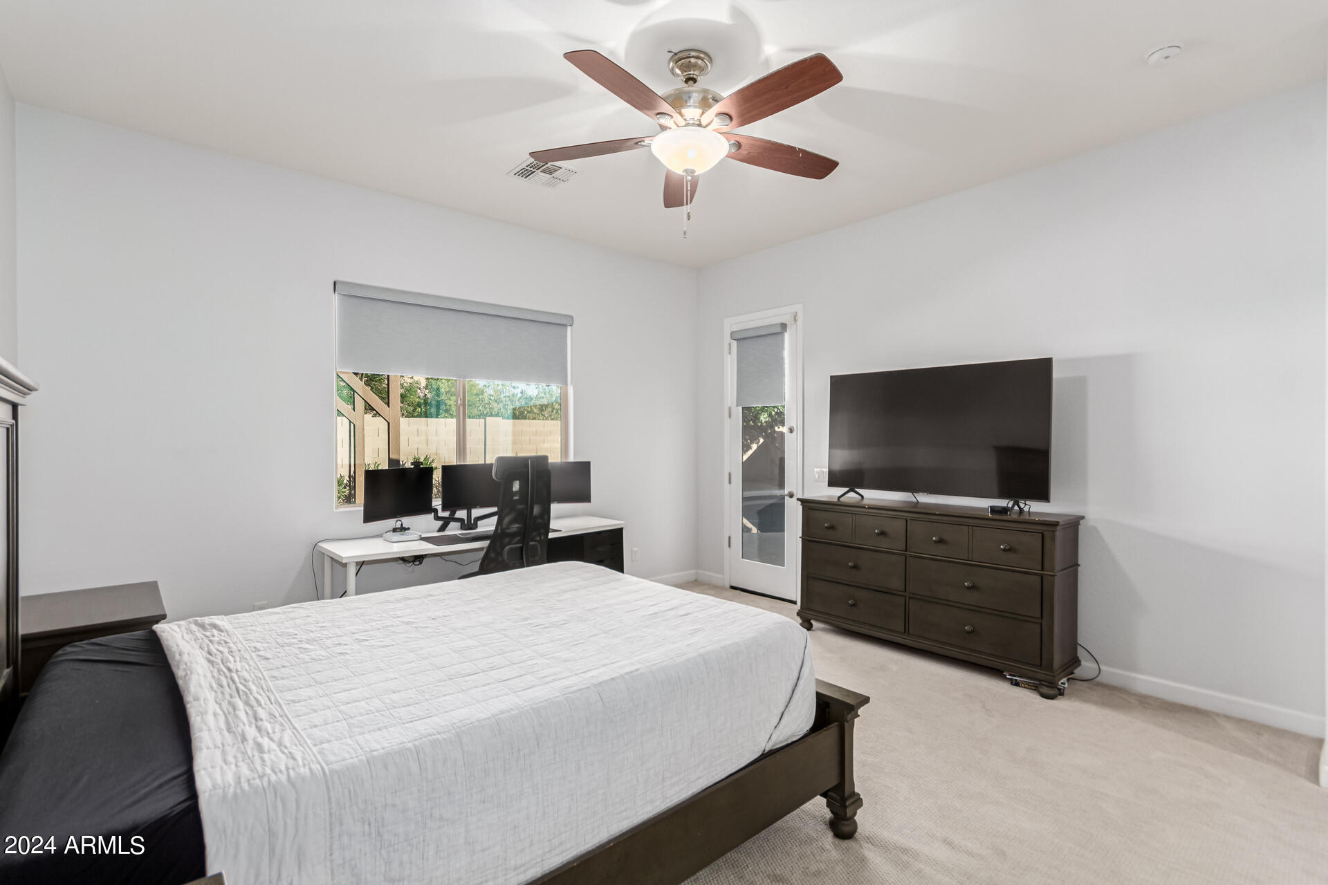 1069 E PERIWINKLE Way