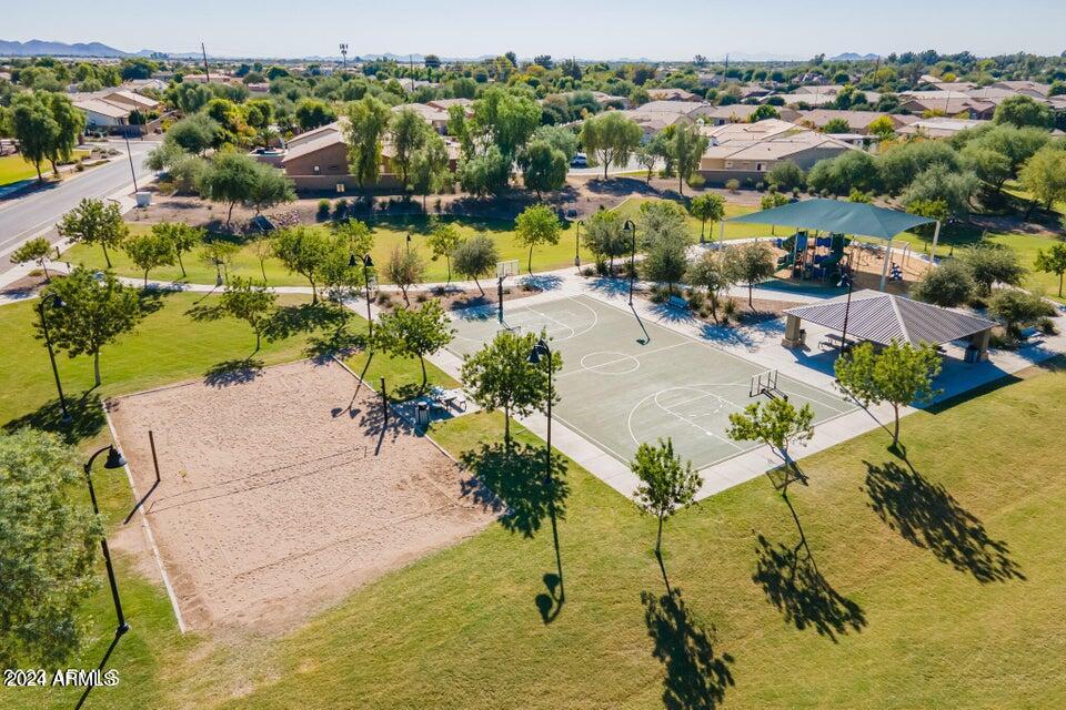 1069 E PERIWINKLE Way