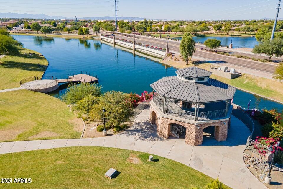 1069 E PERIWINKLE Way