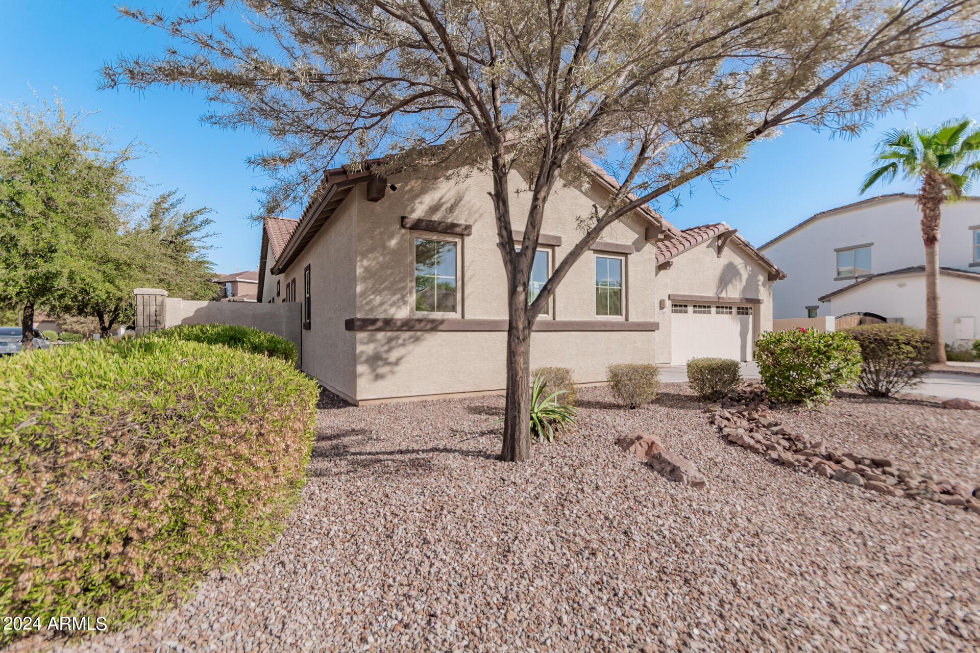 1069 E PERIWINKLE Way