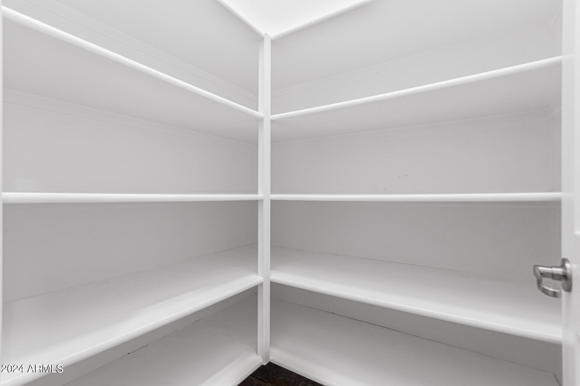 1069 E PERIWINKLE Way