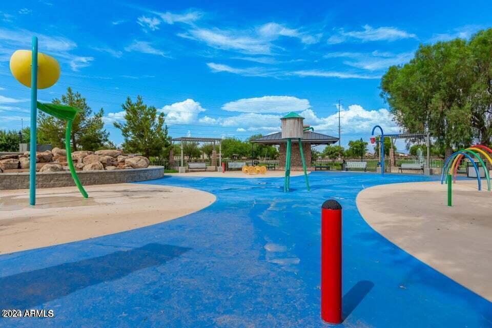 1069 E PERIWINKLE Way