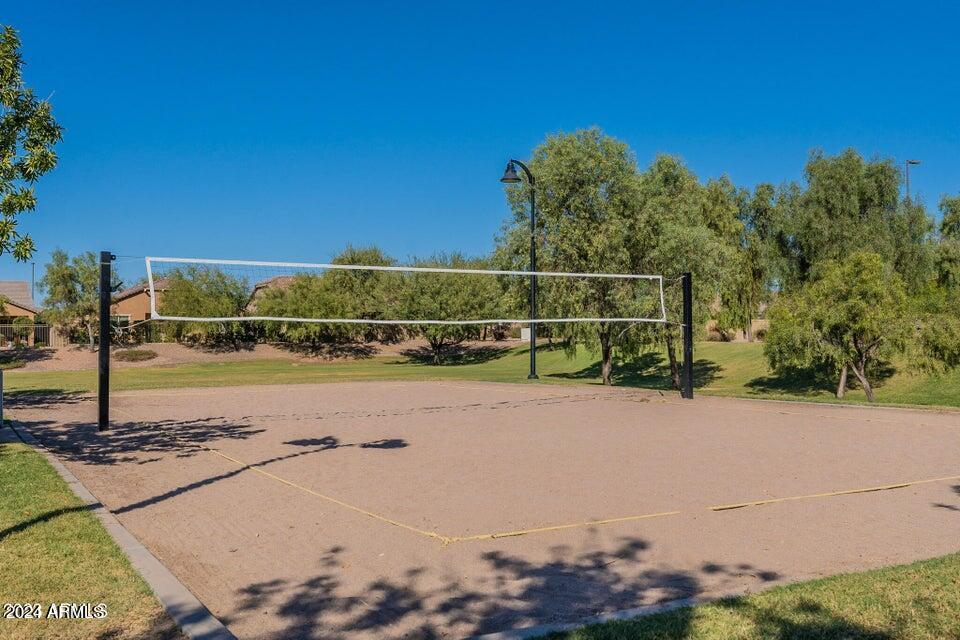 1069 E PERIWINKLE Way