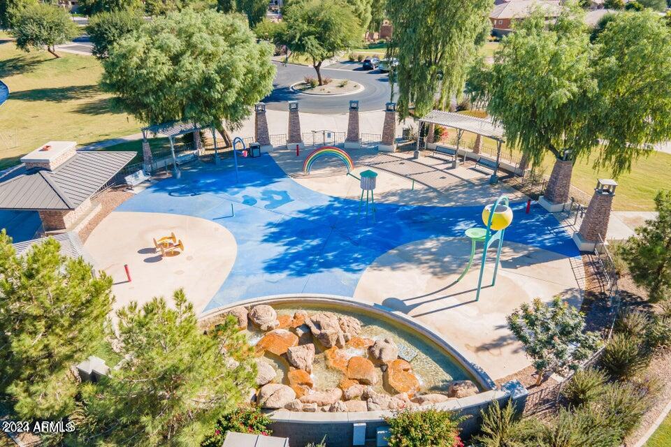 1069 E PERIWINKLE Way