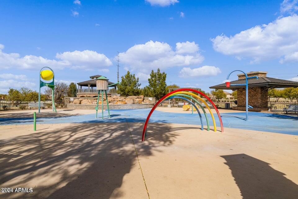 1069 E PERIWINKLE Way