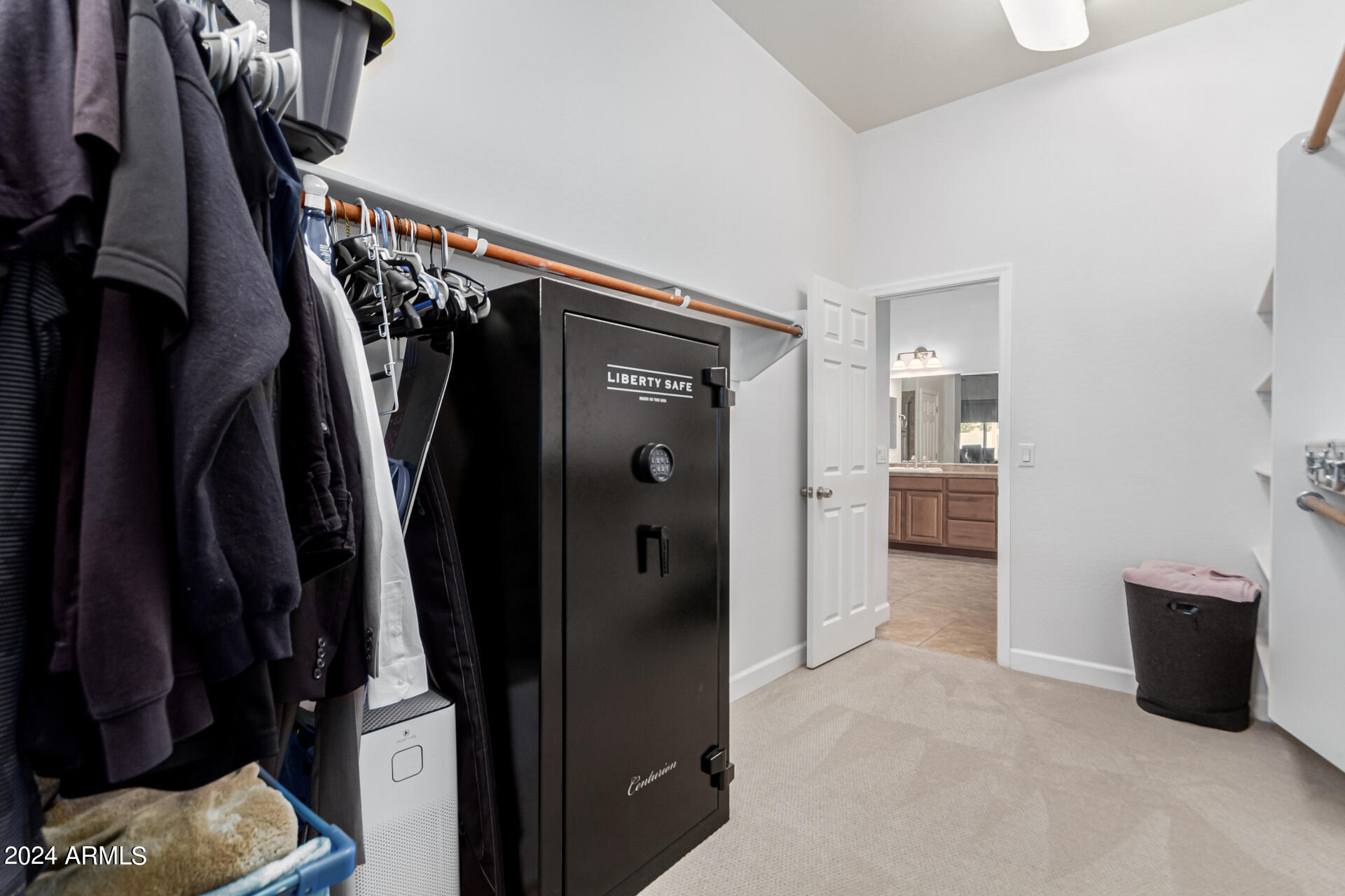 1069 E PERIWINKLE Way