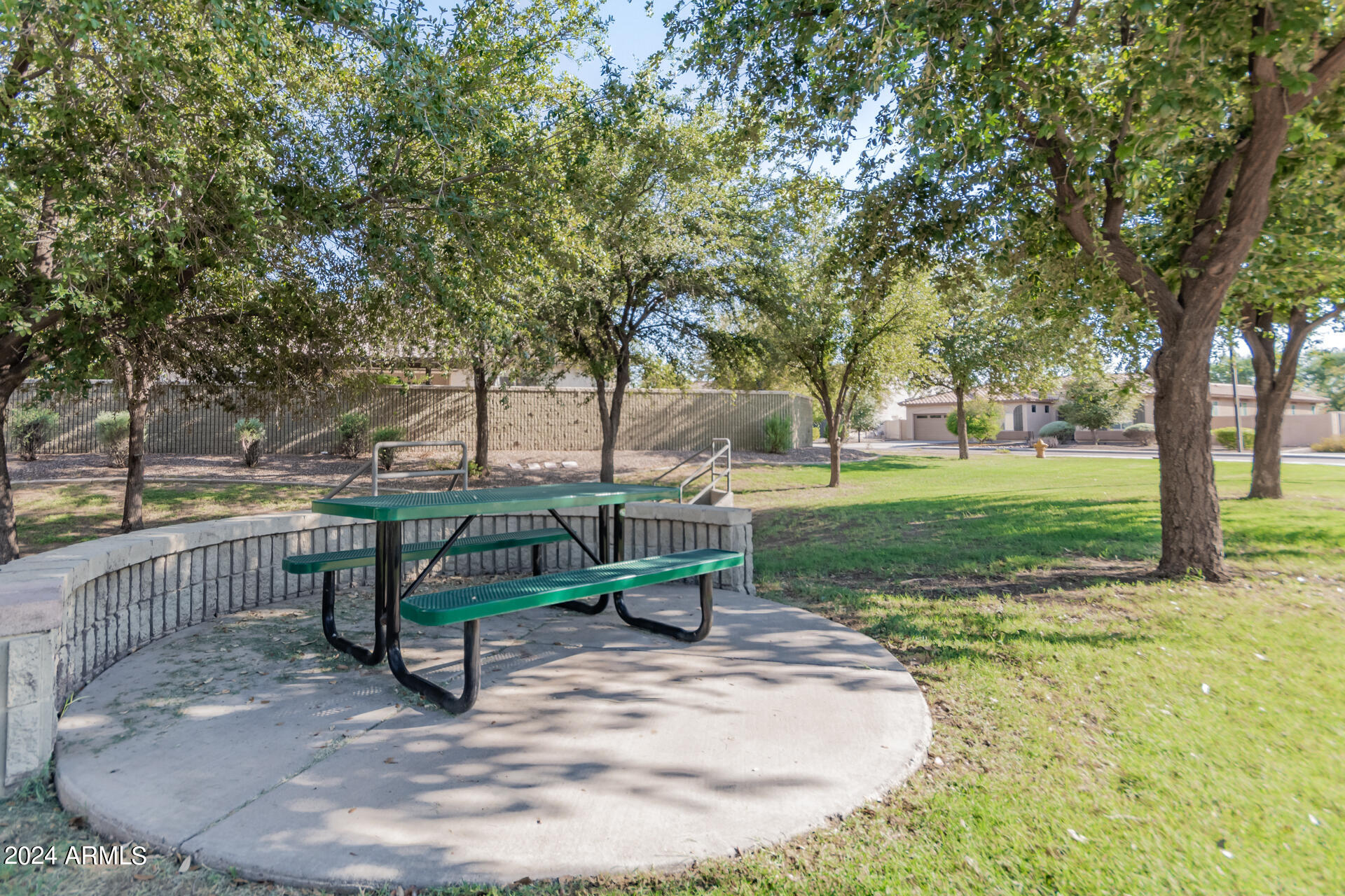 1069 E PERIWINKLE Way