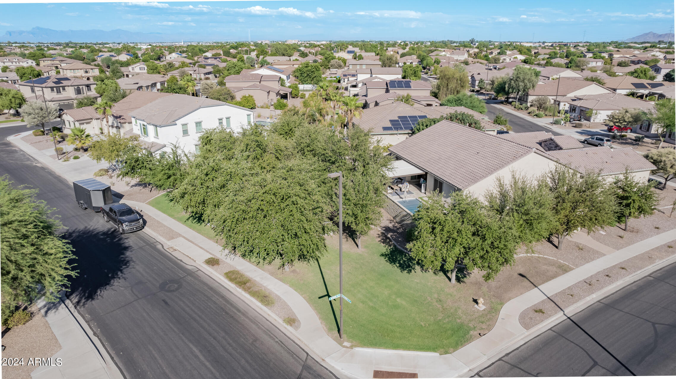 1069 E PERIWINKLE Way