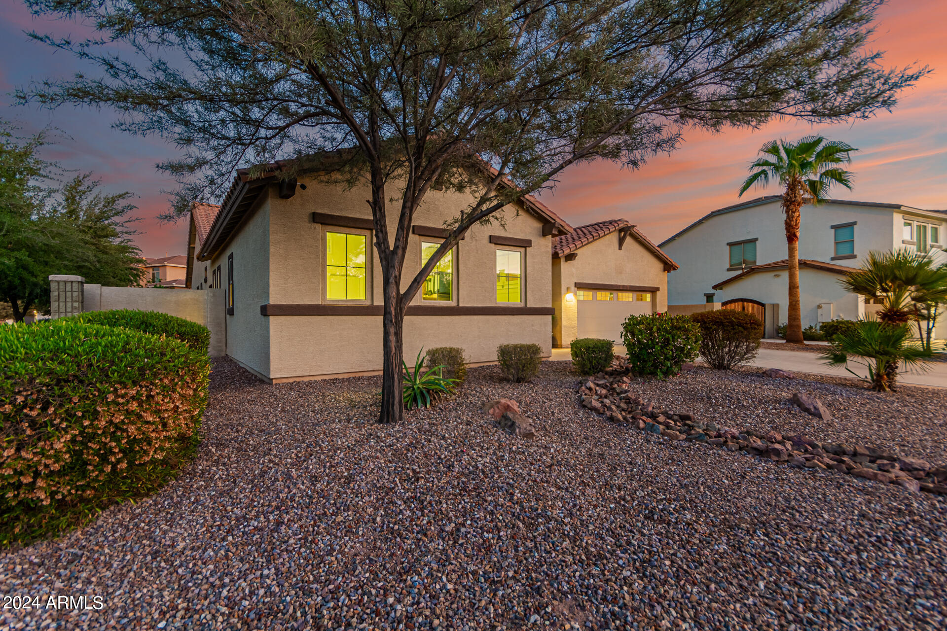 1069 E PERIWINKLE Way