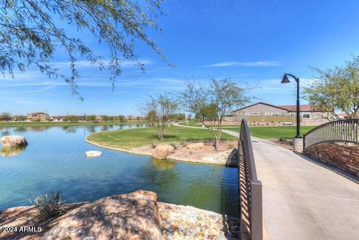 1069 E PERIWINKLE Way