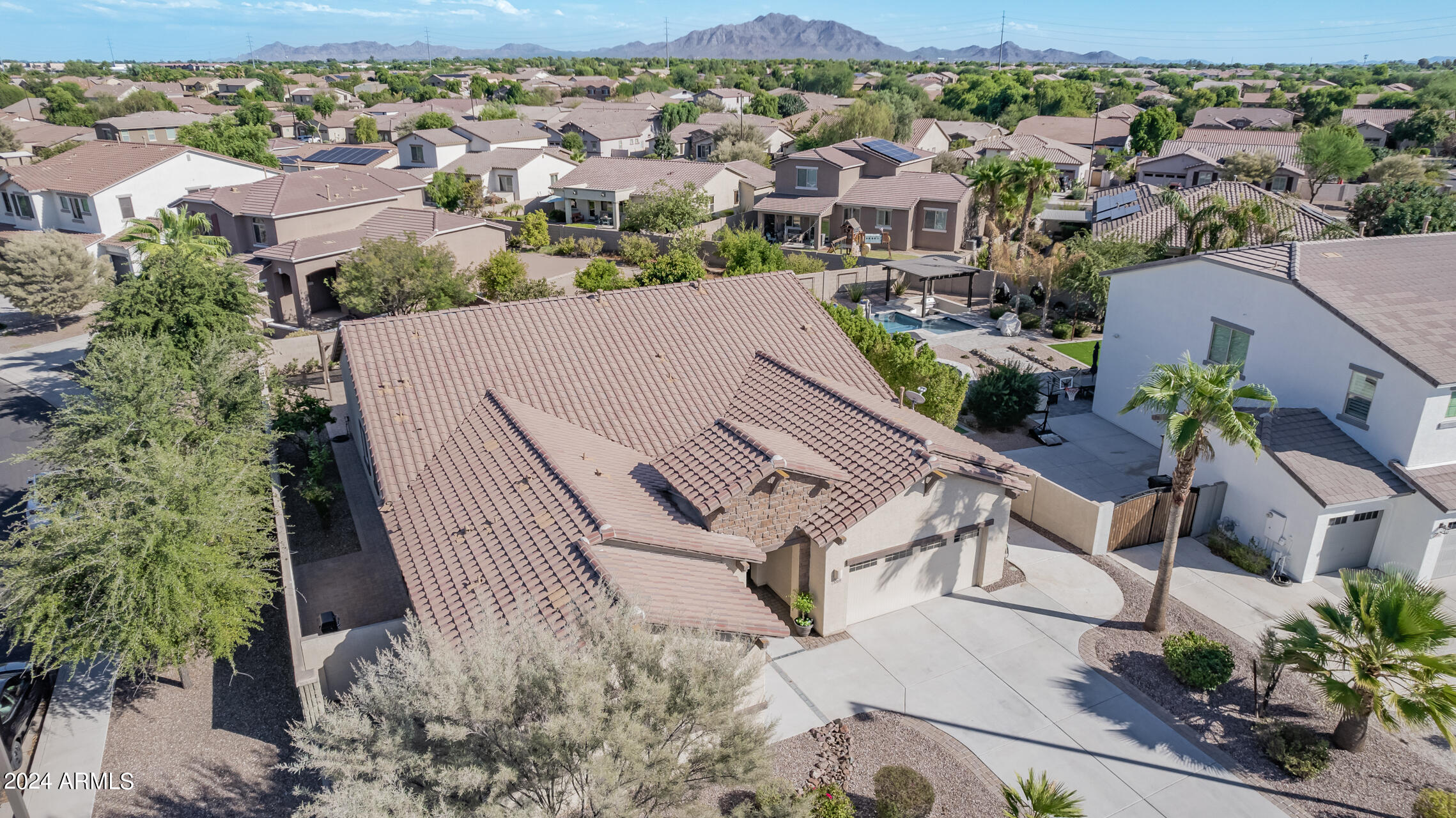 1069 E PERIWINKLE Way