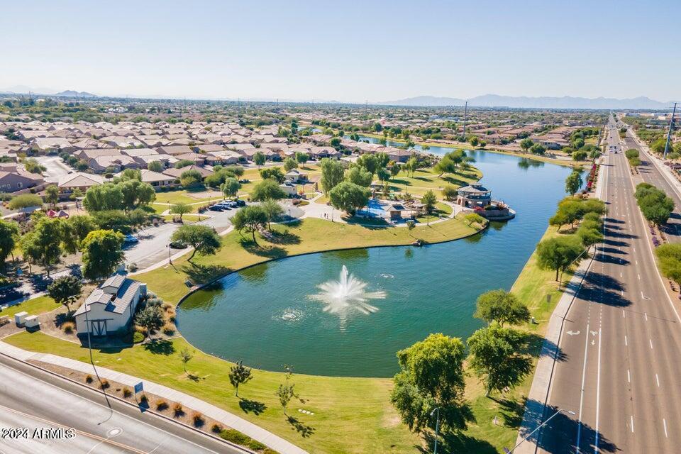 1069 E PERIWINKLE Way