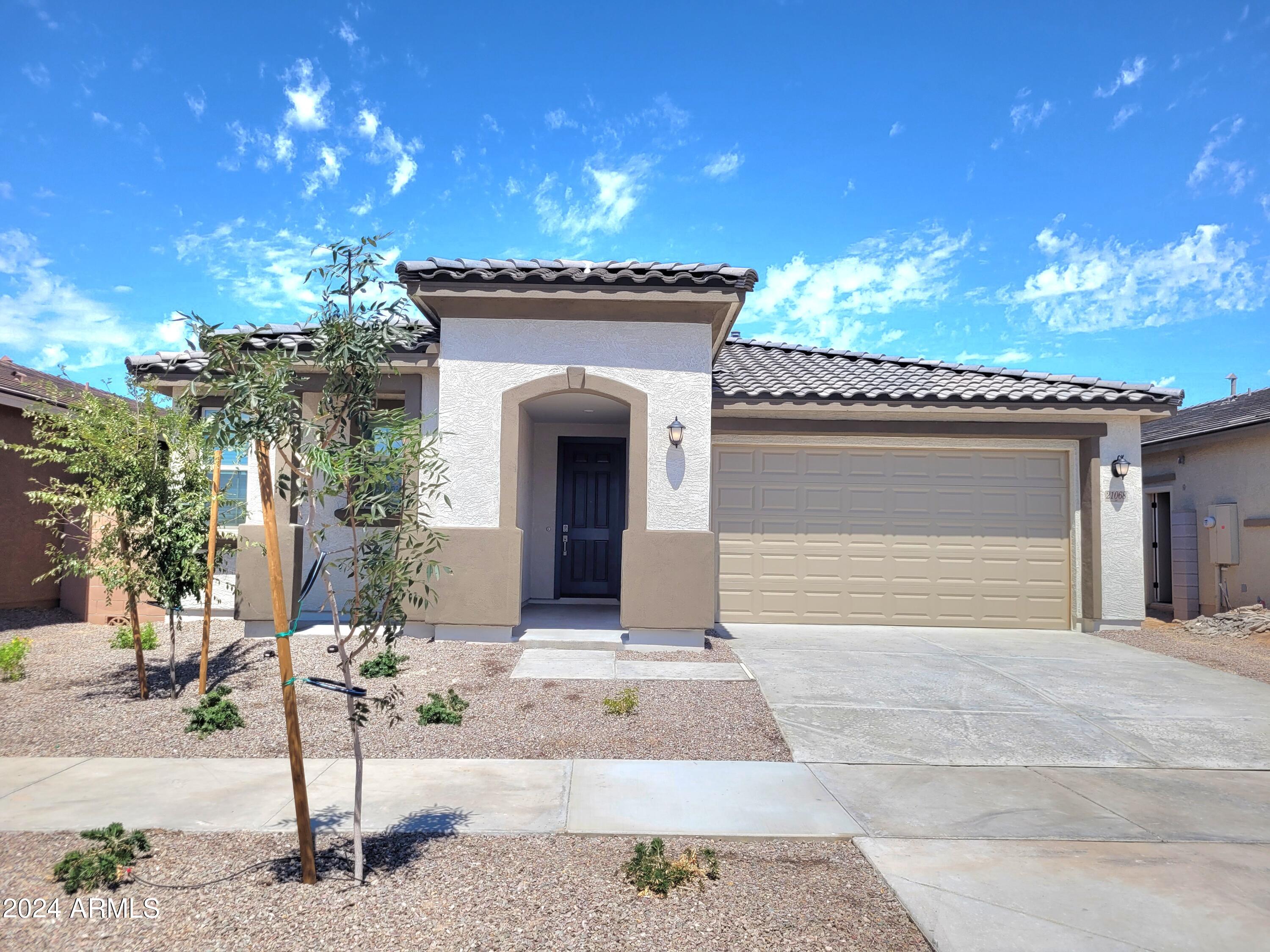 21068 E MOCKINGBIRD Drive