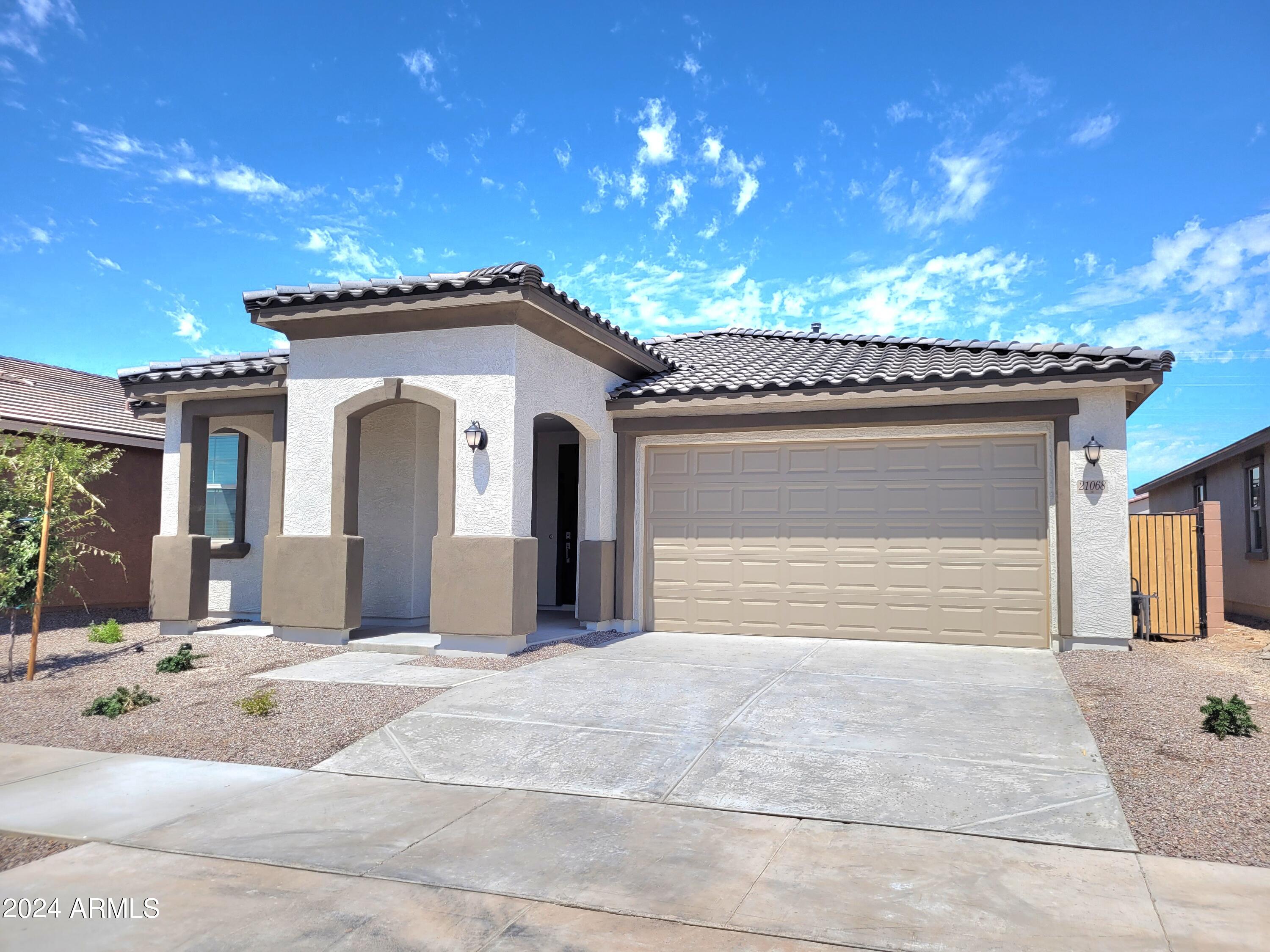 21068 E MOCKINGBIRD Drive