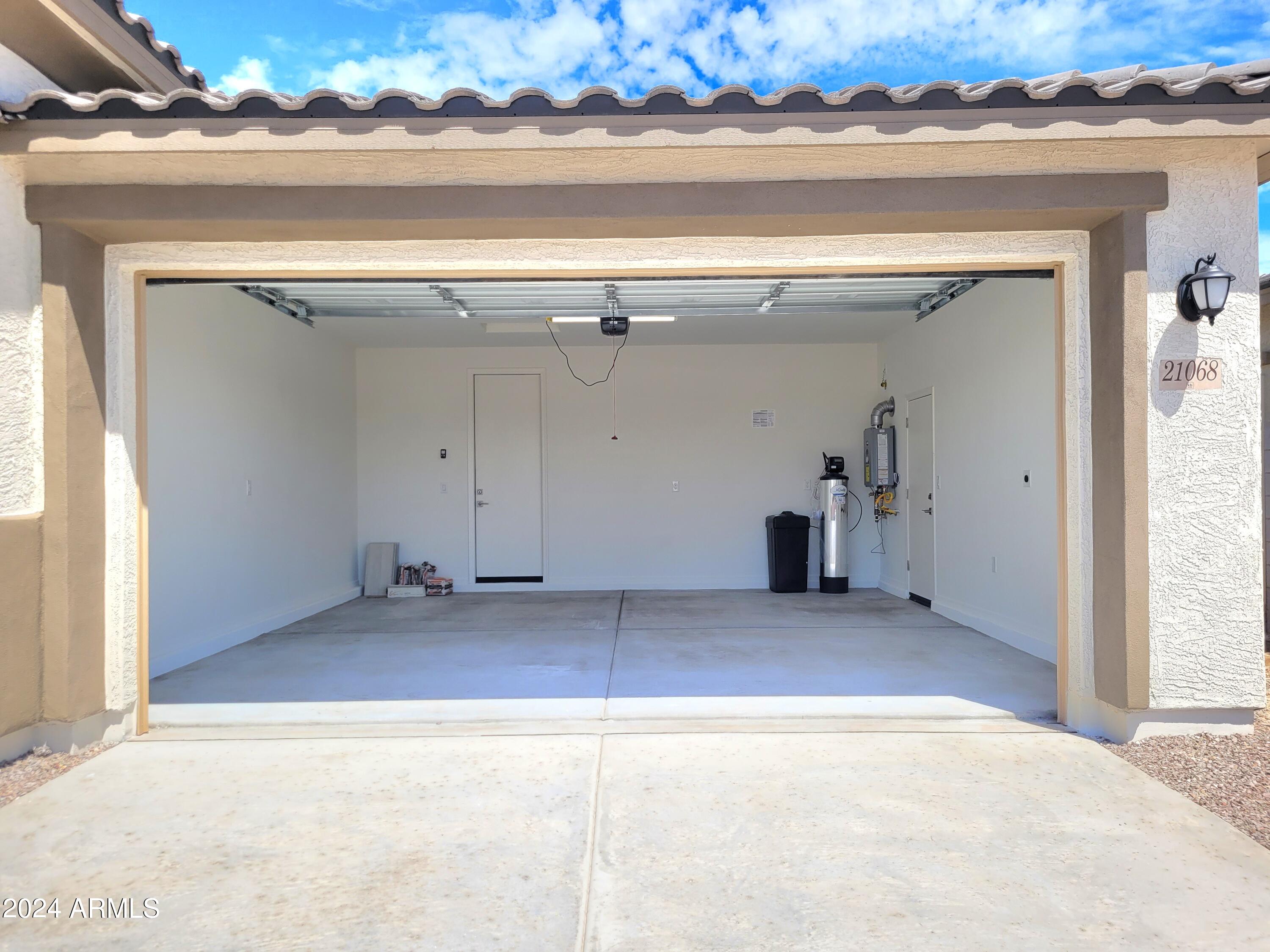 21068 E MOCKINGBIRD Drive