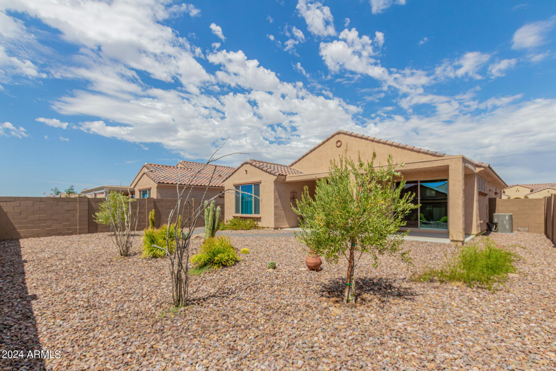 7315 W MEADOWLARK Way