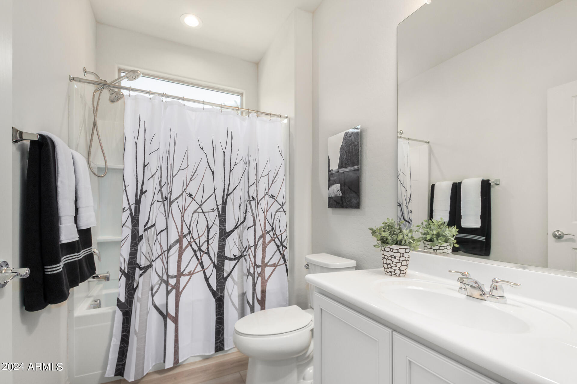 7315 W MEADOWLARK Way