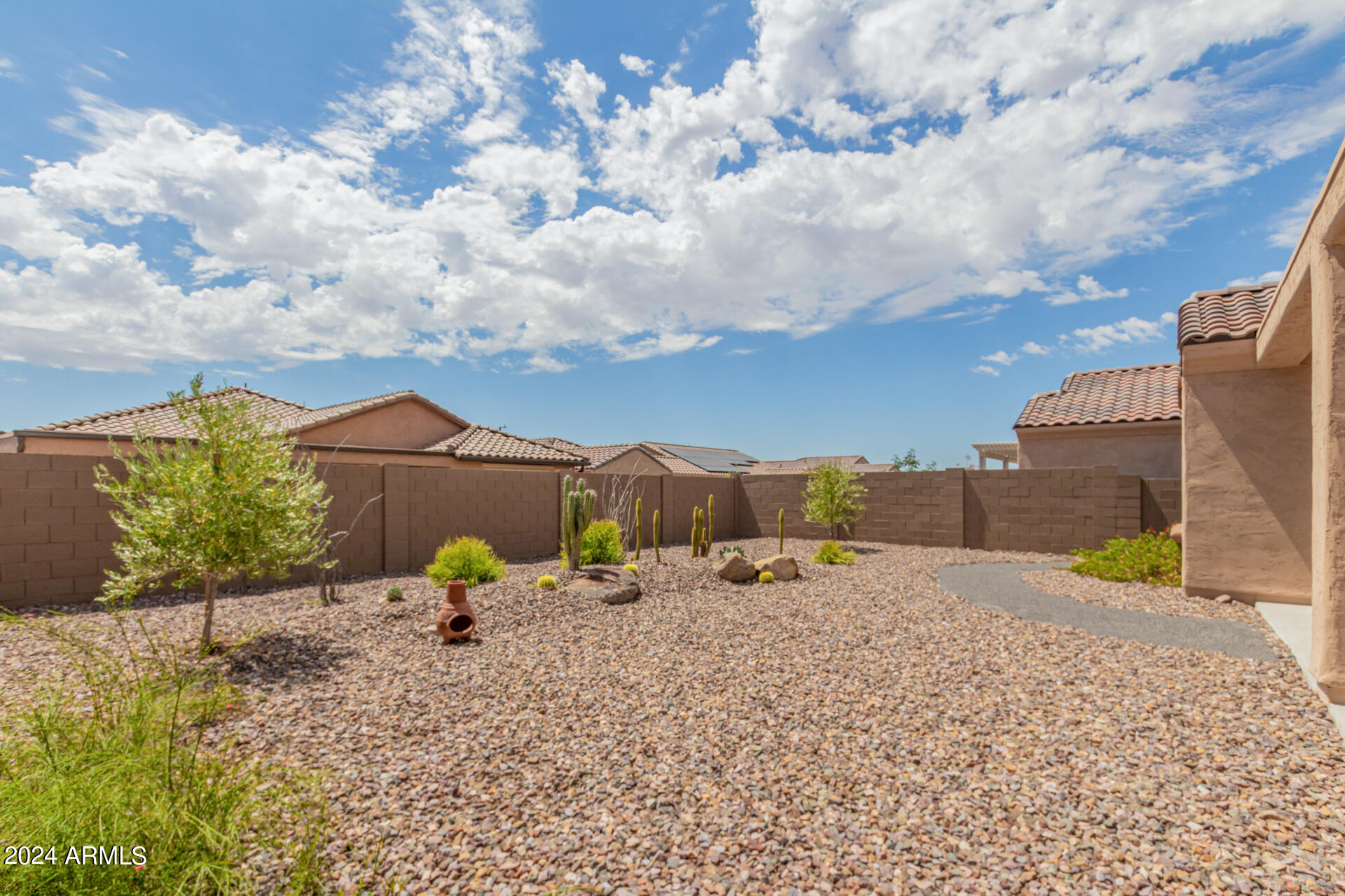 7315 W MEADOWLARK Way