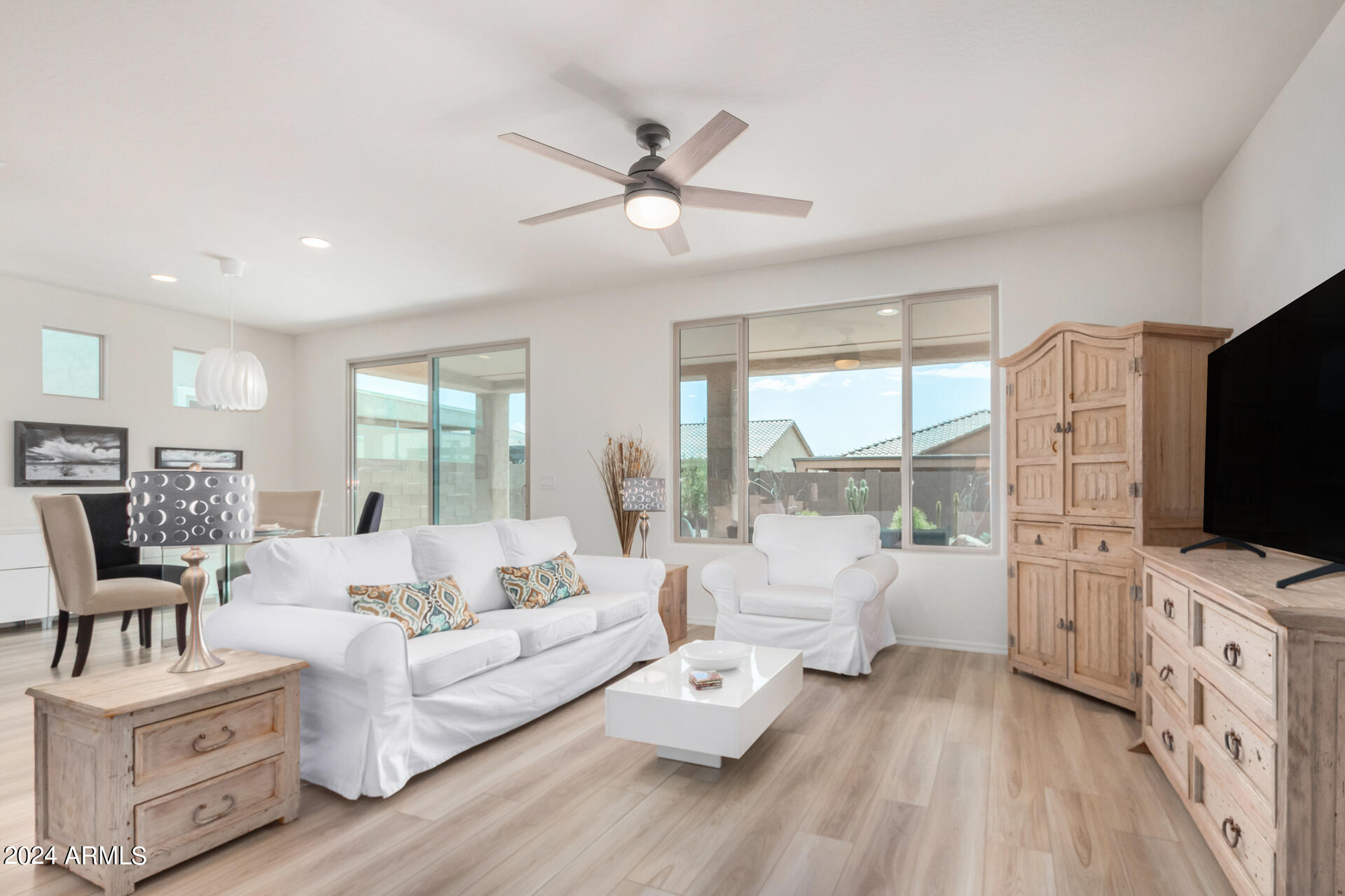 7315 W MEADOWLARK Way