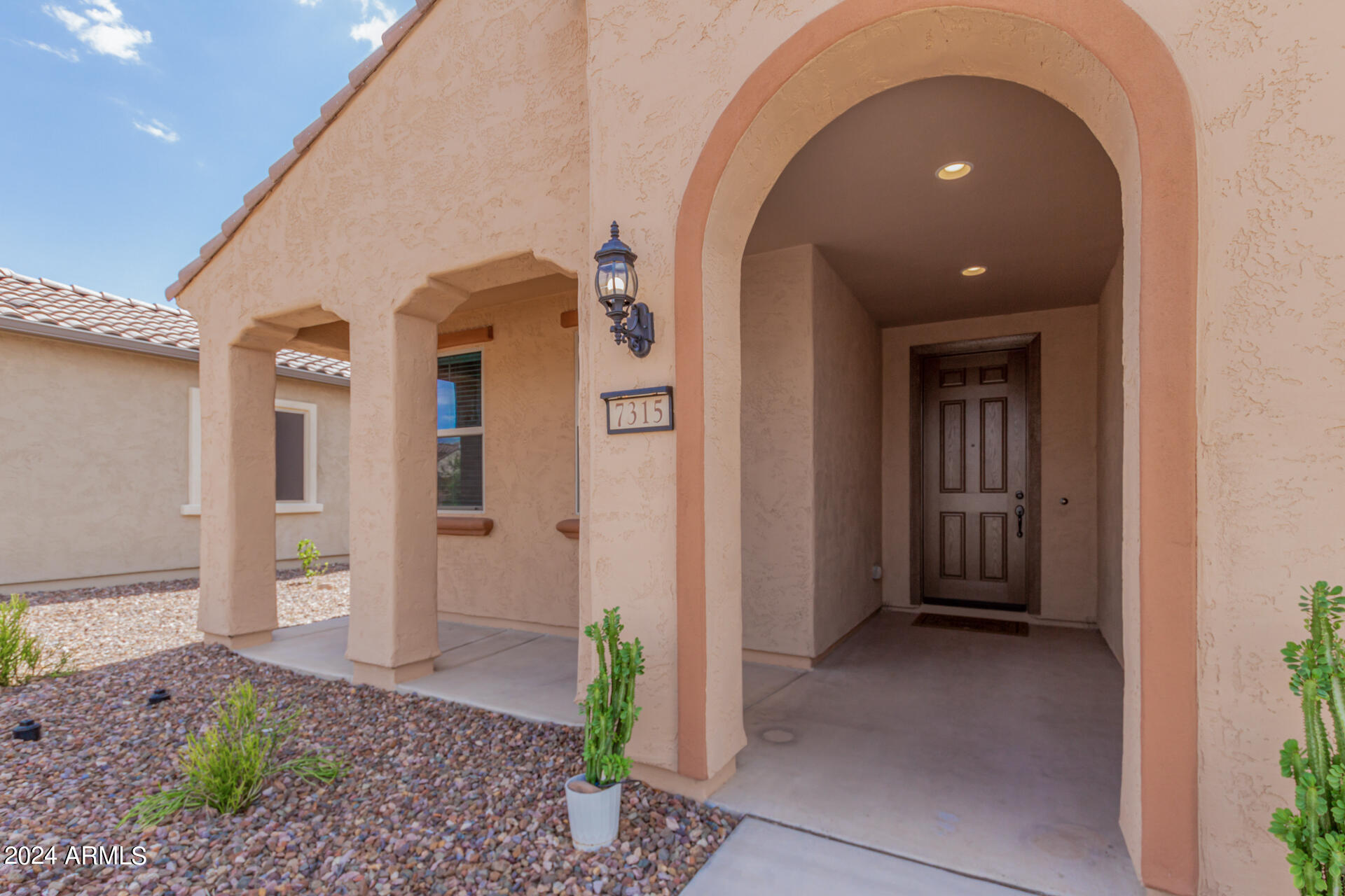 7315 W MEADOWLARK Way