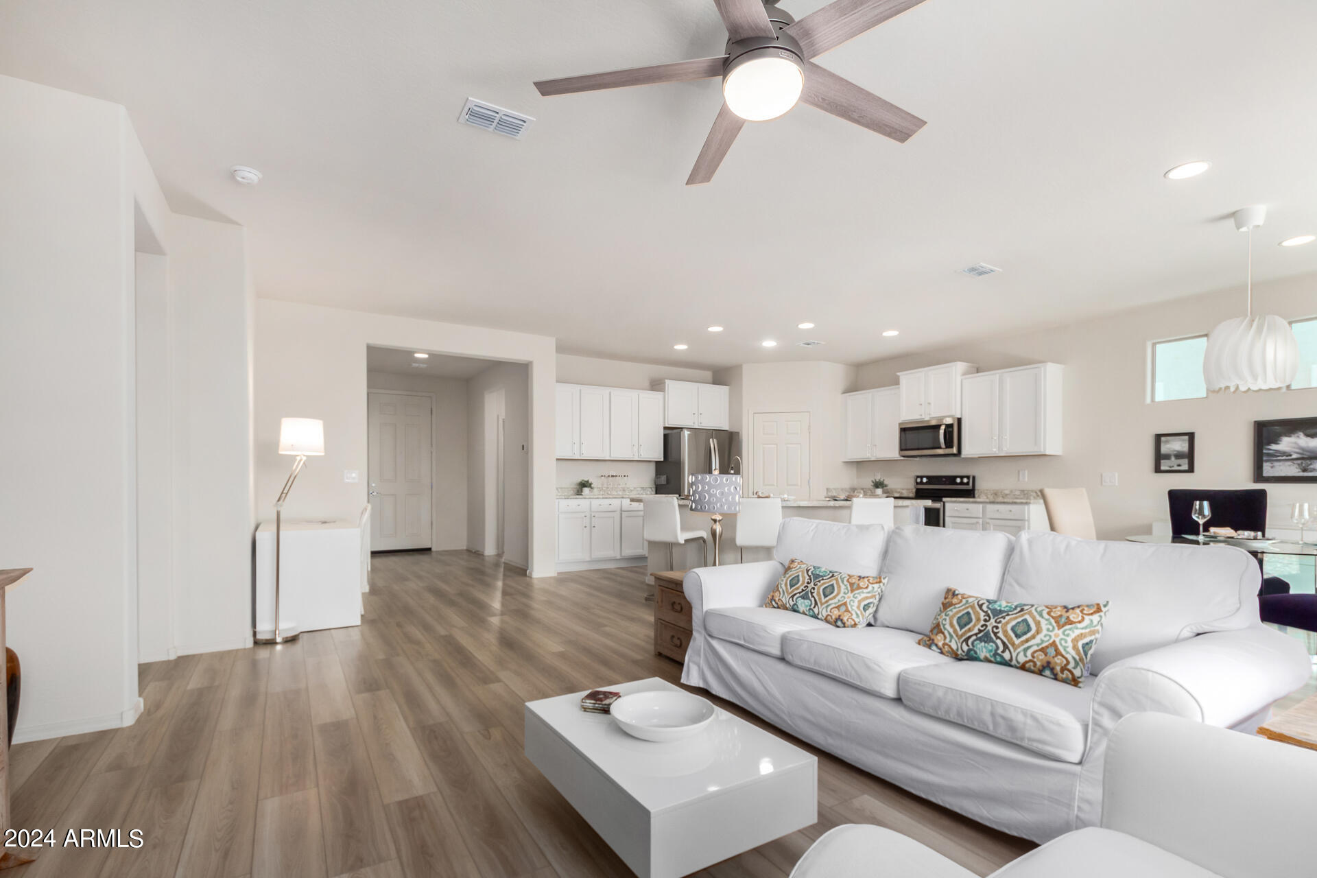 7315 W MEADOWLARK Way