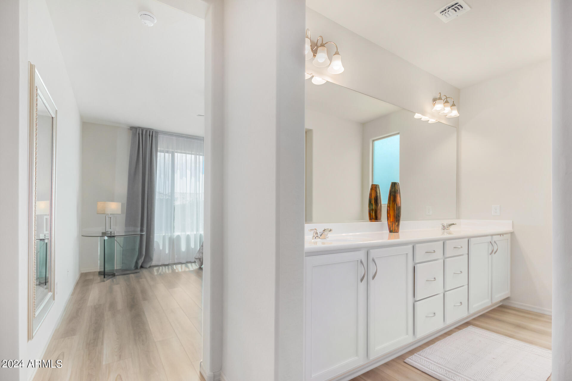 7315 W MEADOWLARK Way