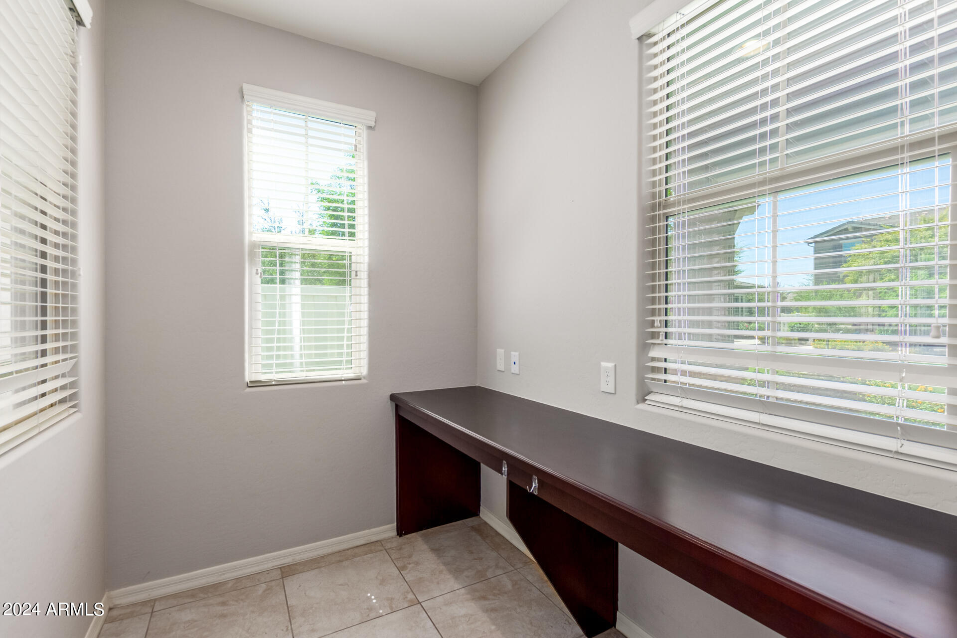 2264 S WALLRADE Lane