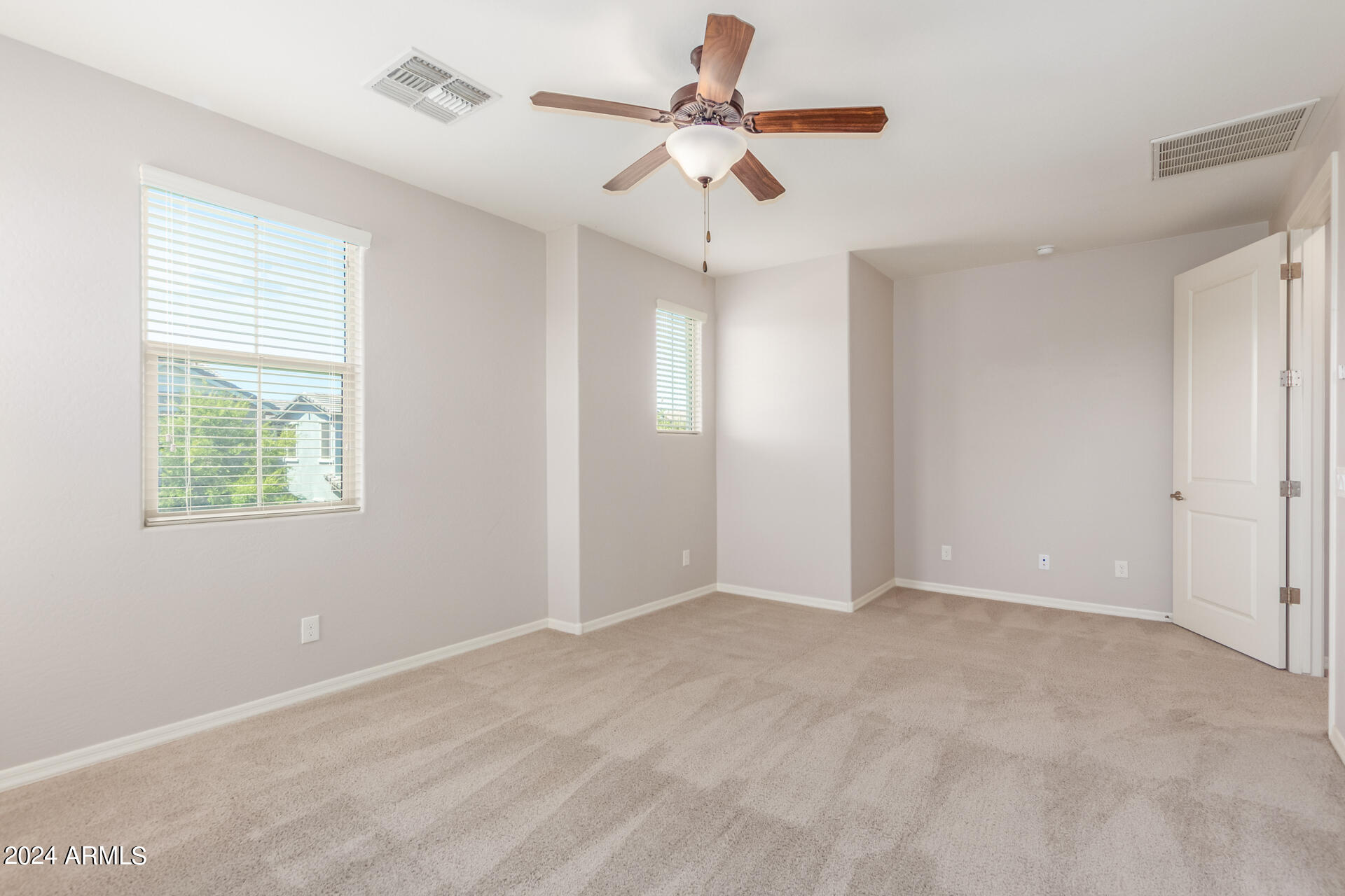 2264 S WALLRADE Lane