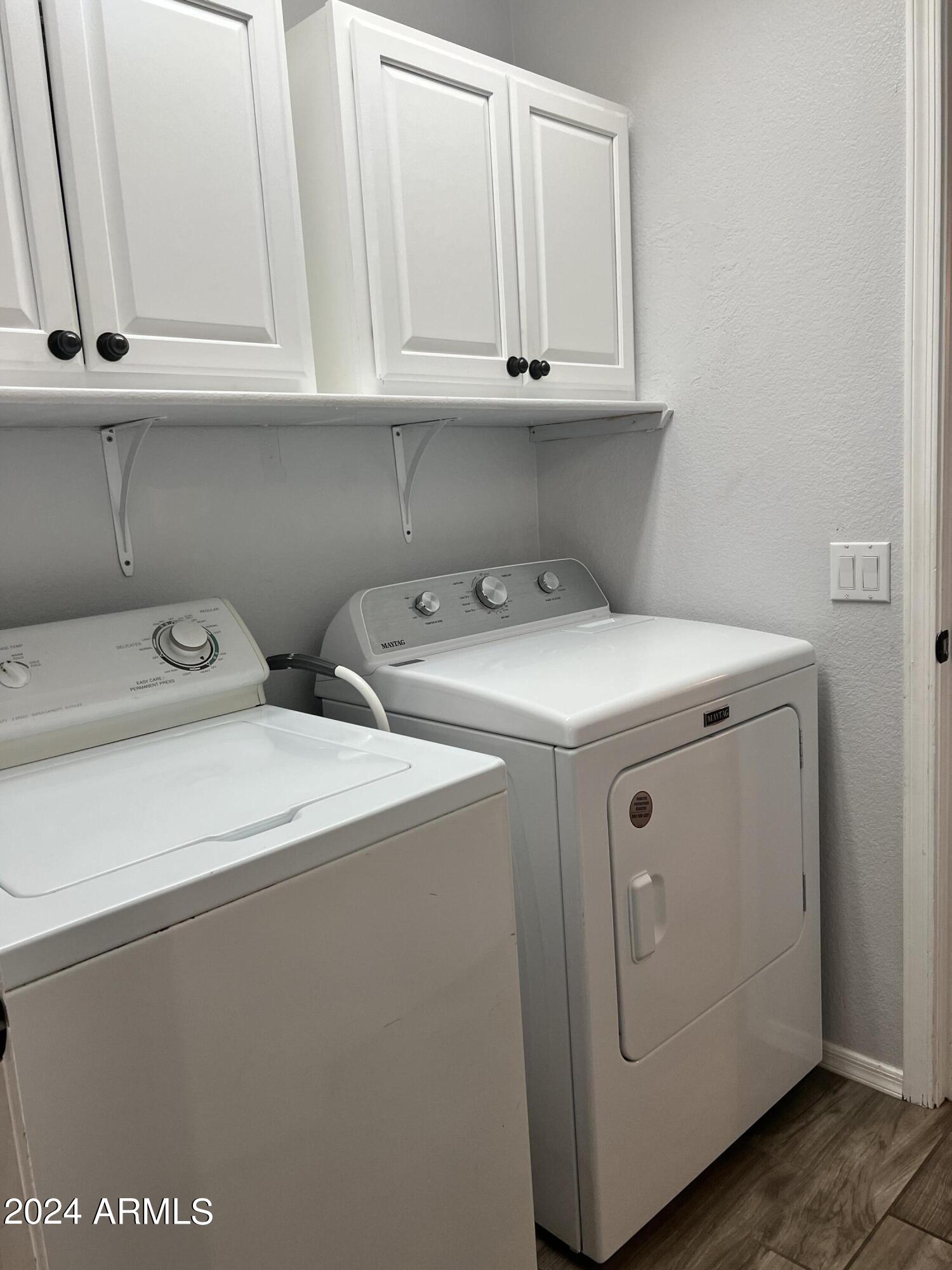 3955 E VAUGHN Avenue