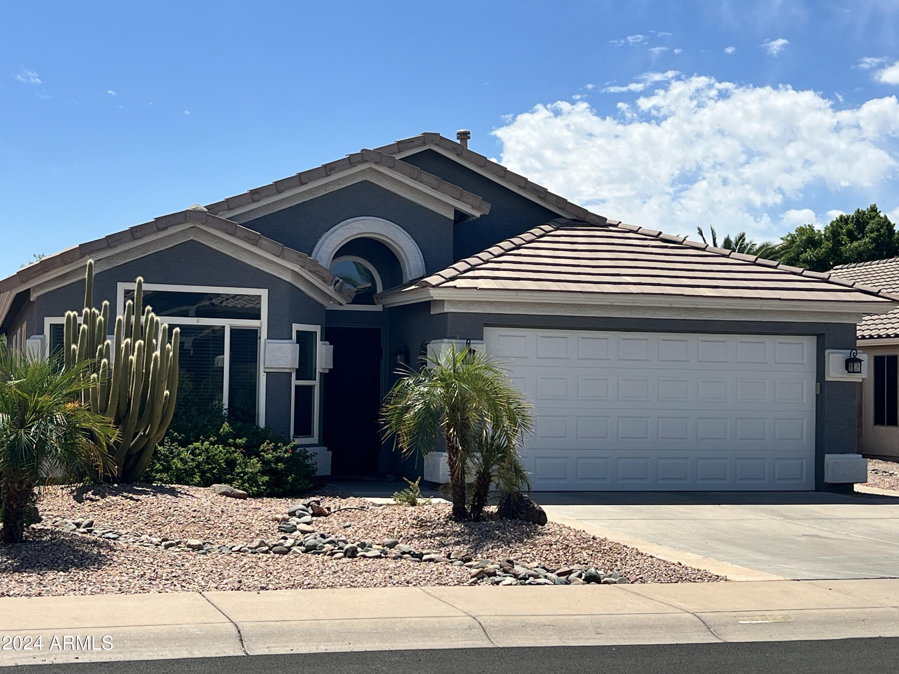 3955 E VAUGHN Avenue