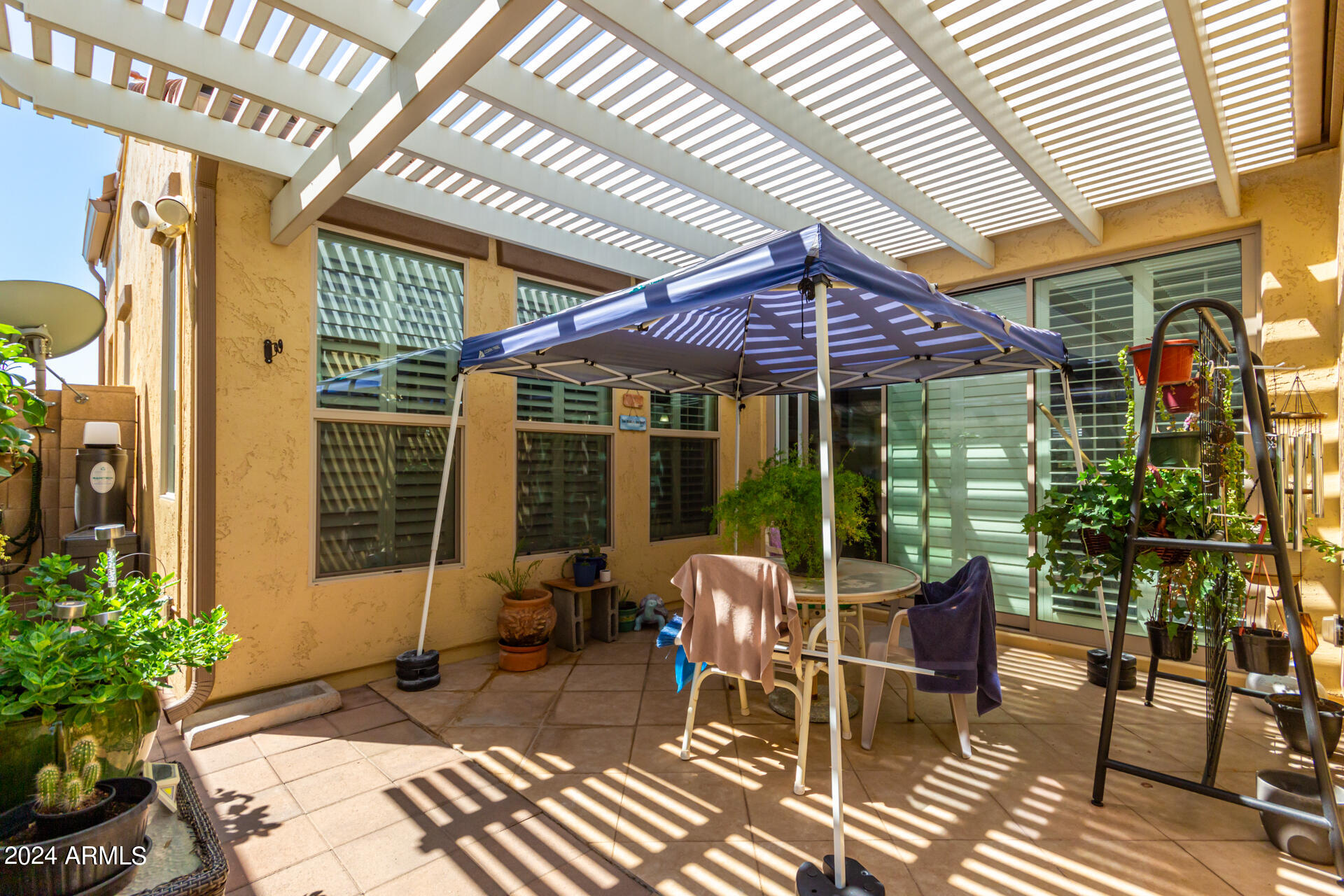 8960 W NICOLET Avenue