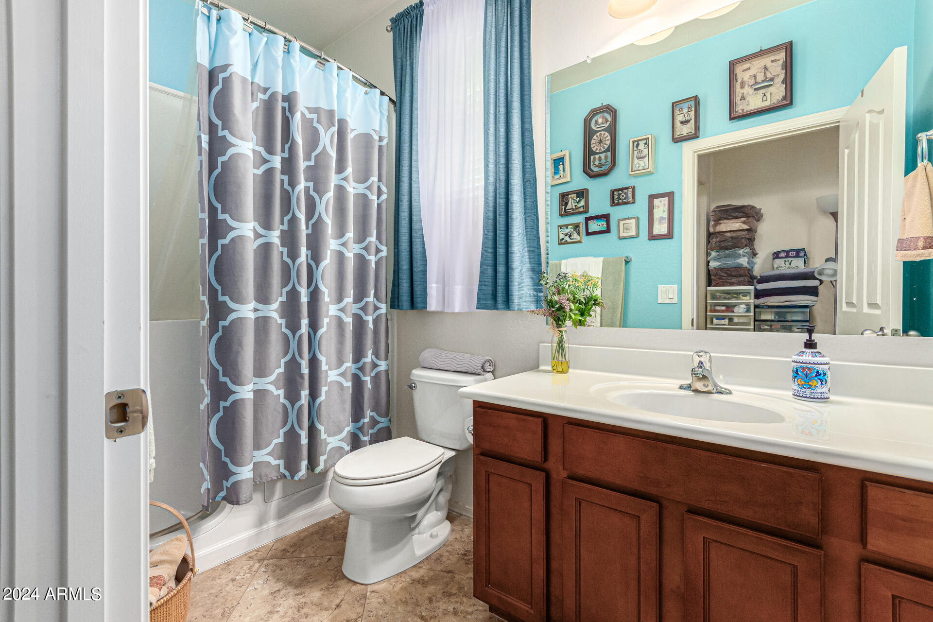 8960 W NICOLET Avenue