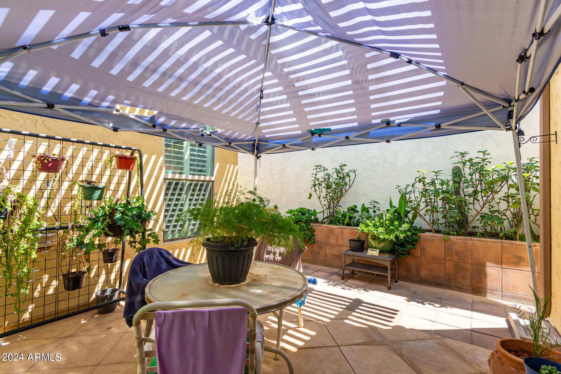 8960 W NICOLET Avenue