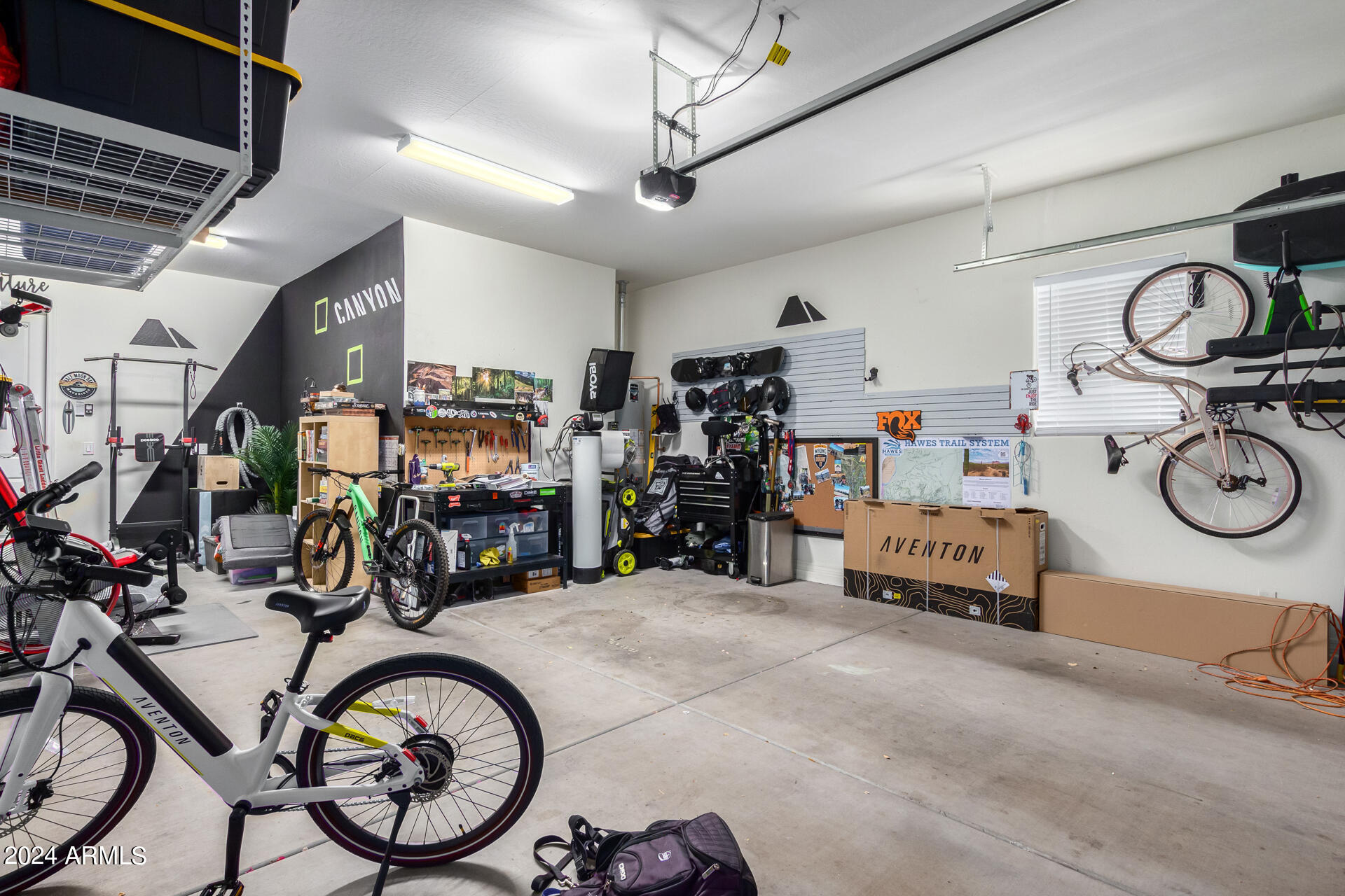 10461 E SIMONE Avenue