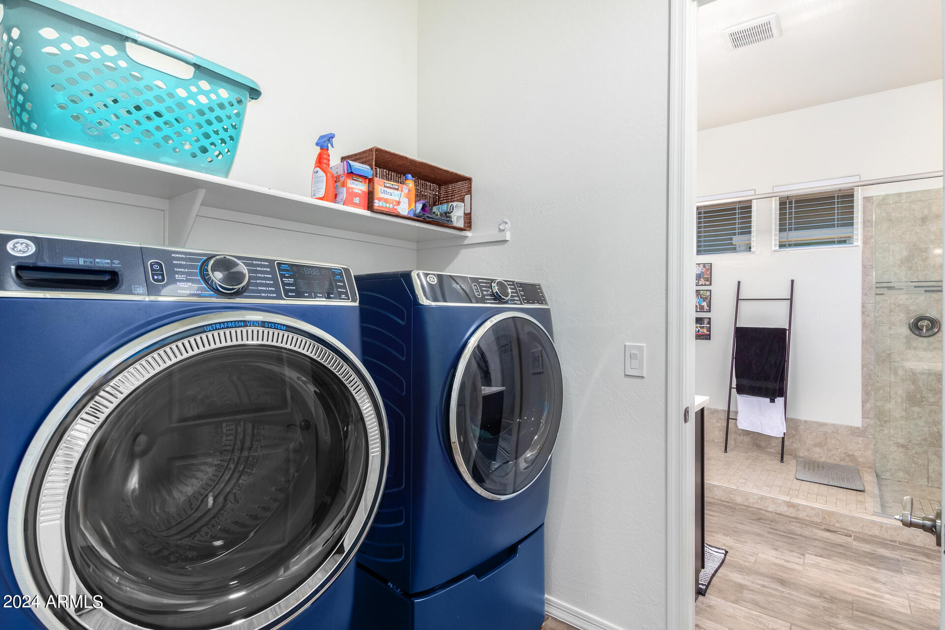 10461 E SIMONE Avenue