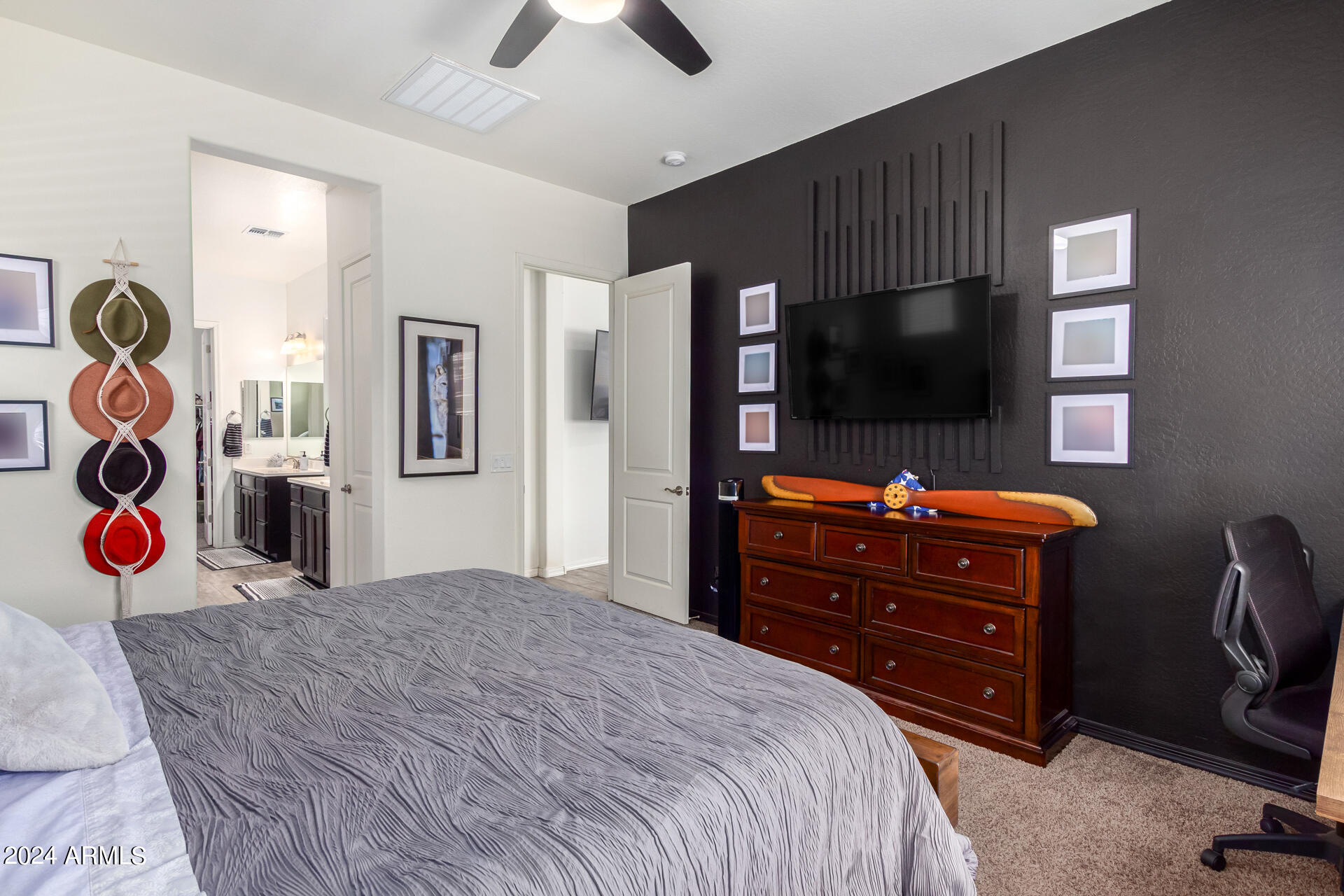 10461 E SIMONE Avenue