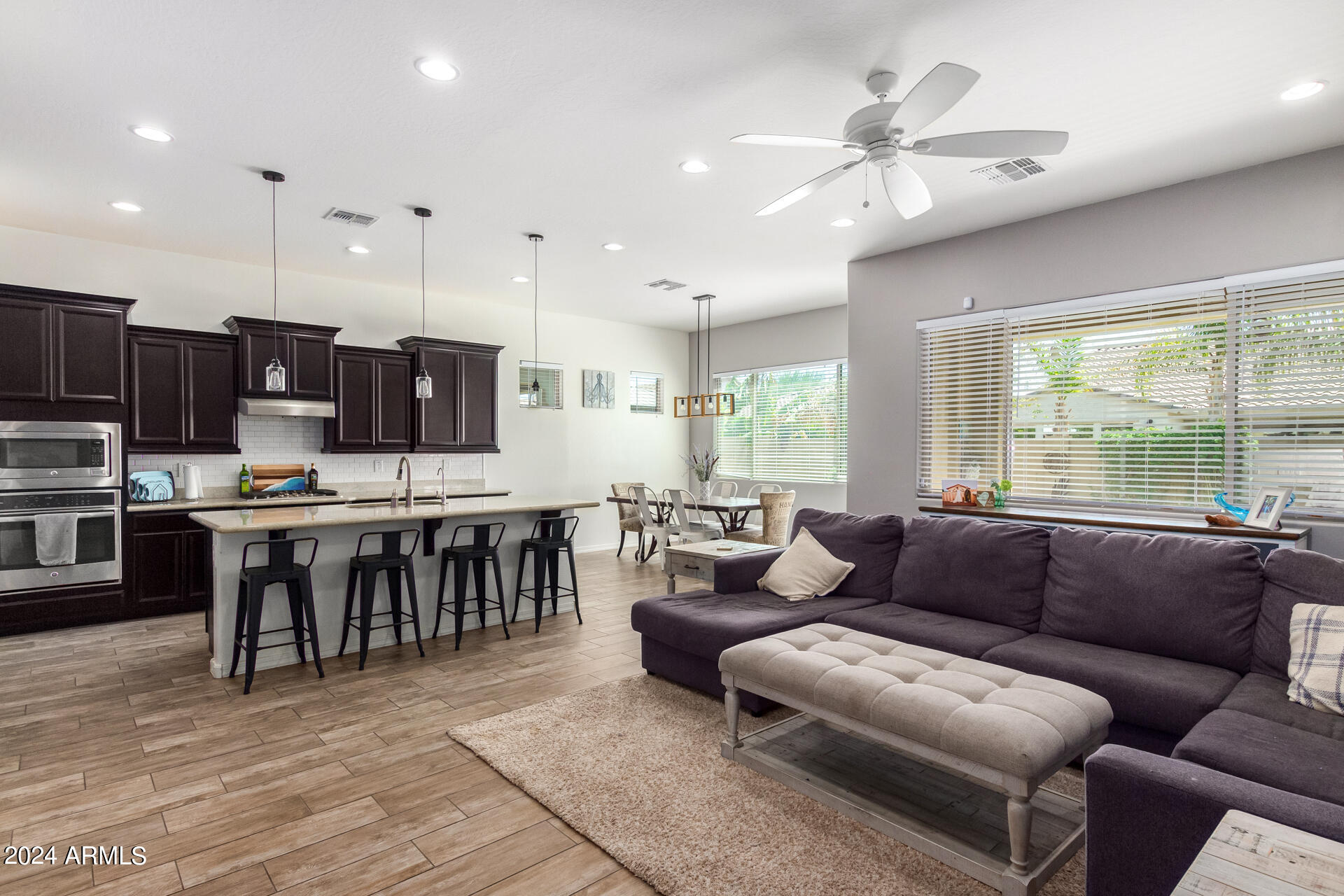 10461 E SIMONE Avenue