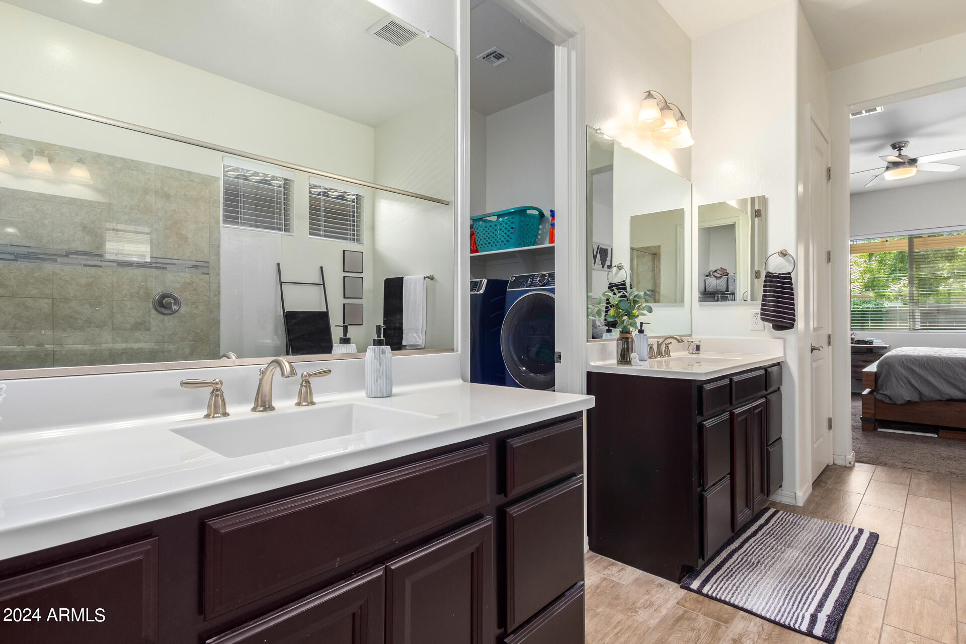 10461 E SIMONE Avenue