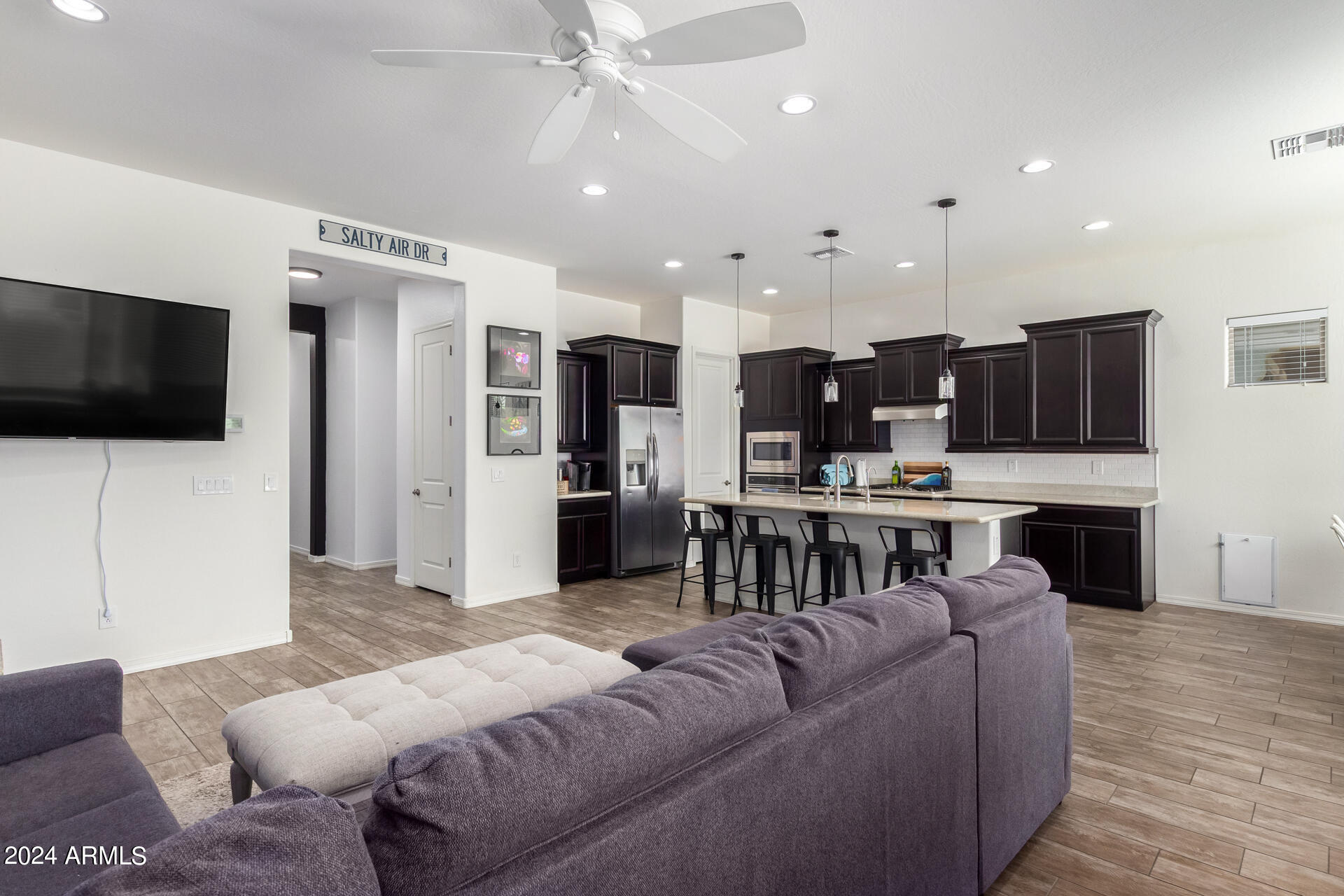 10461 E SIMONE Avenue